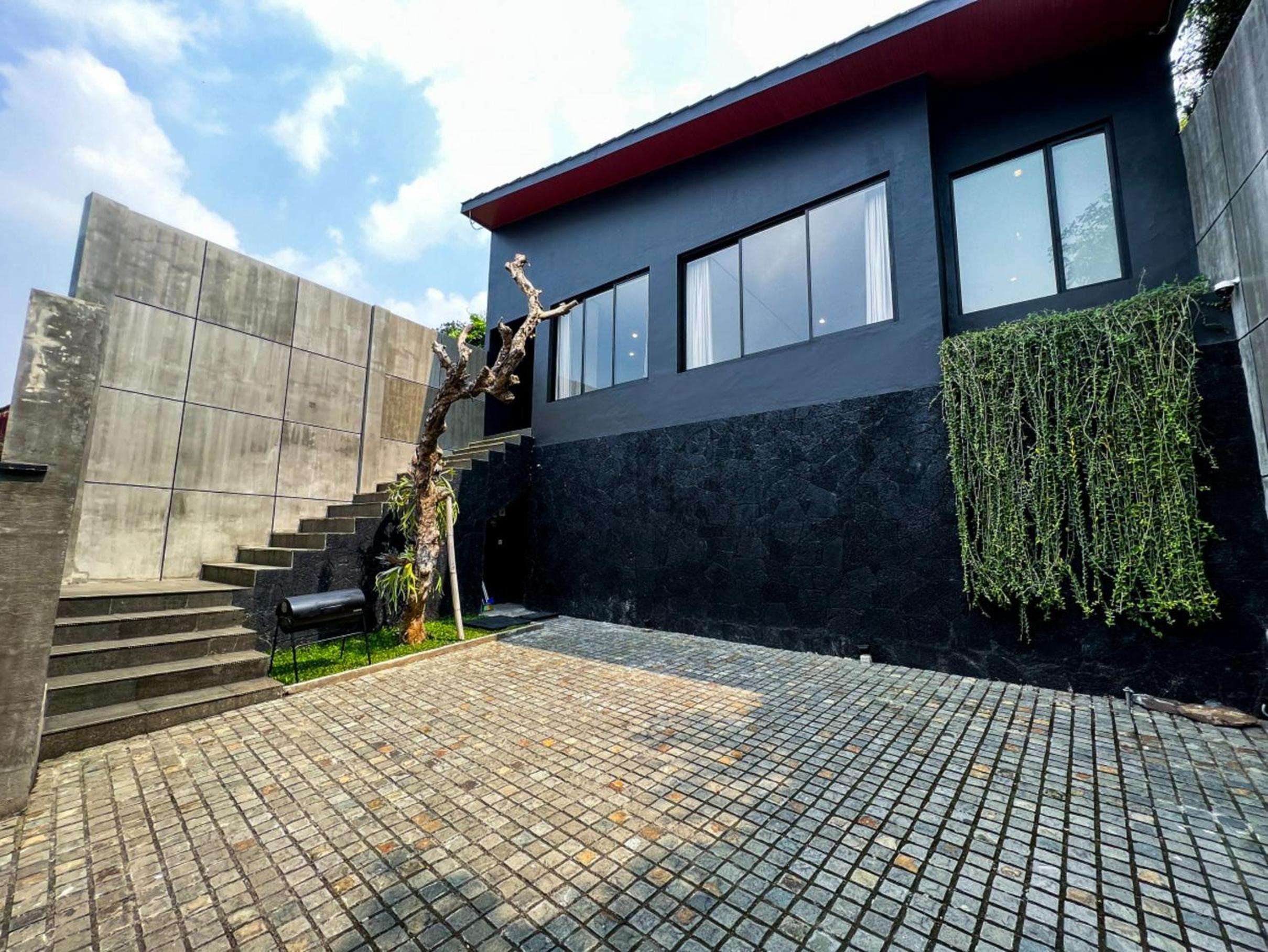 LeRoca Villa view 2