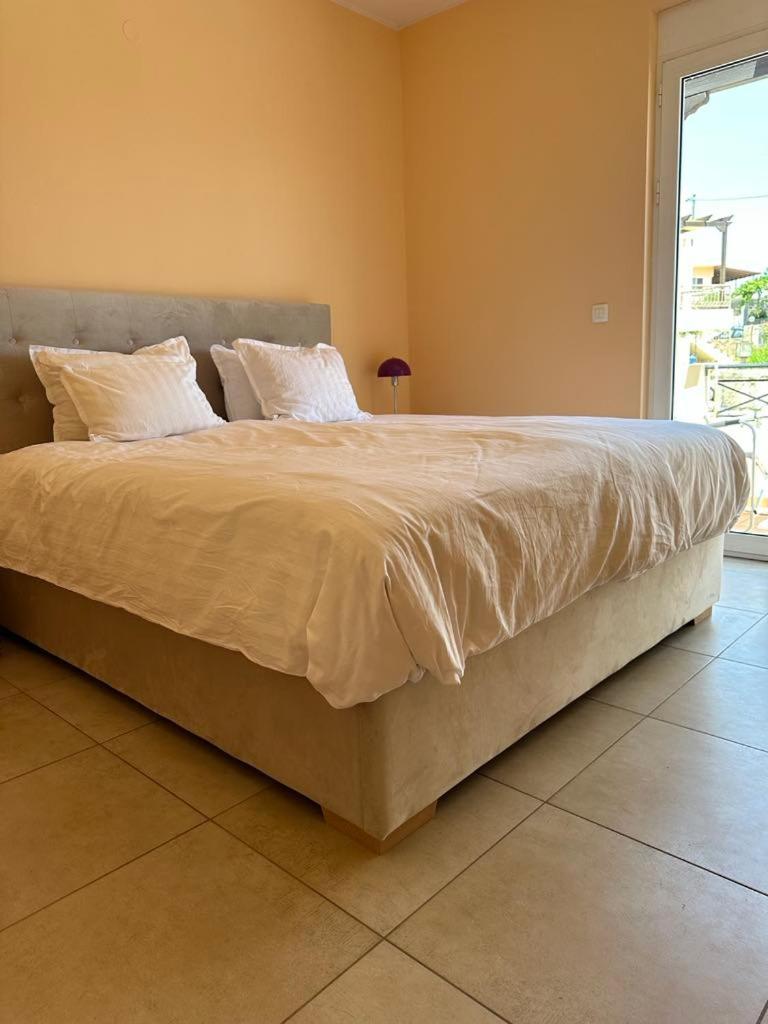 Villa Harriet Maria with pool and ocean view Kolimbari, Chania photo 3