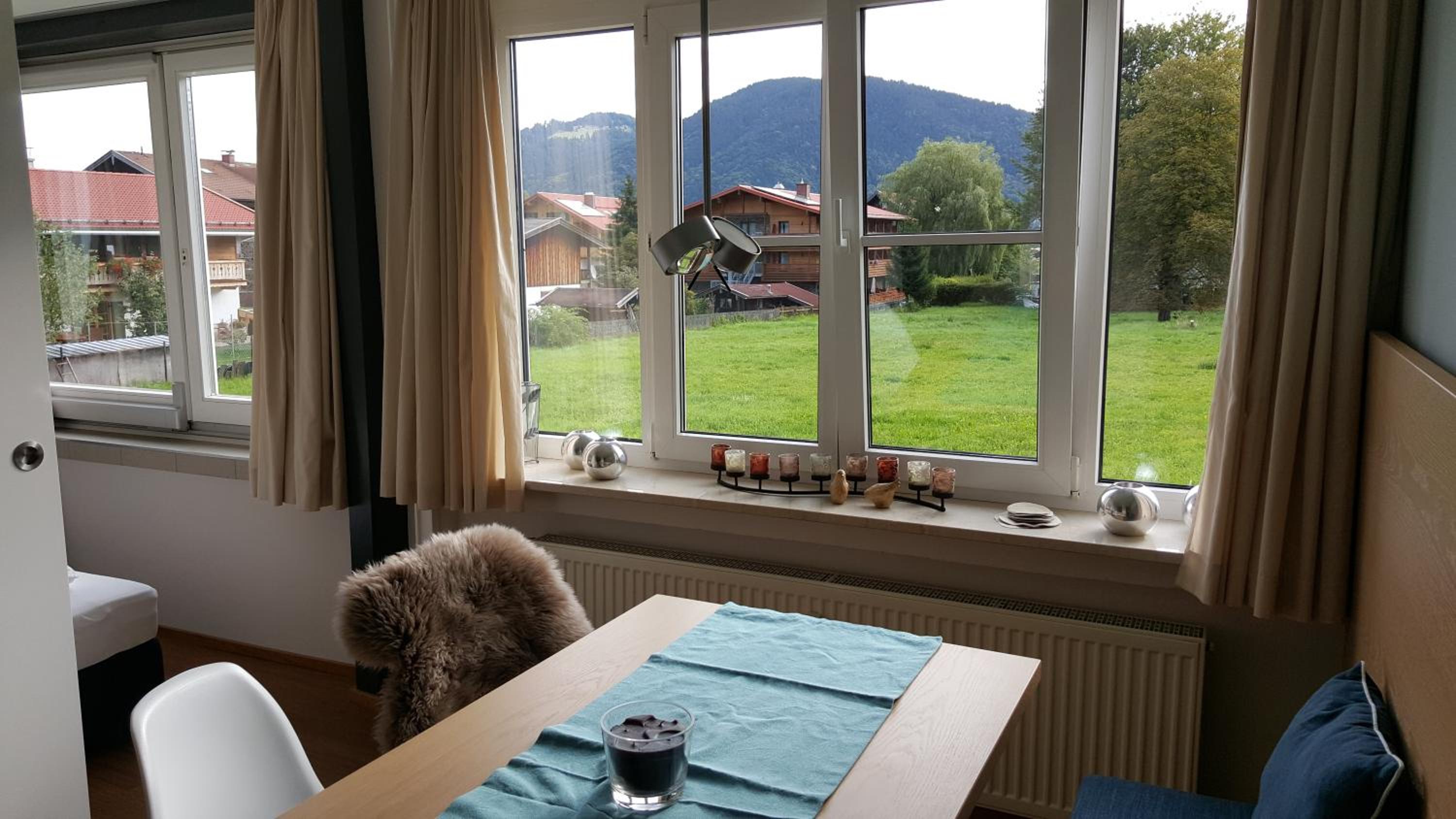 Offen gestaltetes Design Apartment in Bad Wiessee, 350m vom See