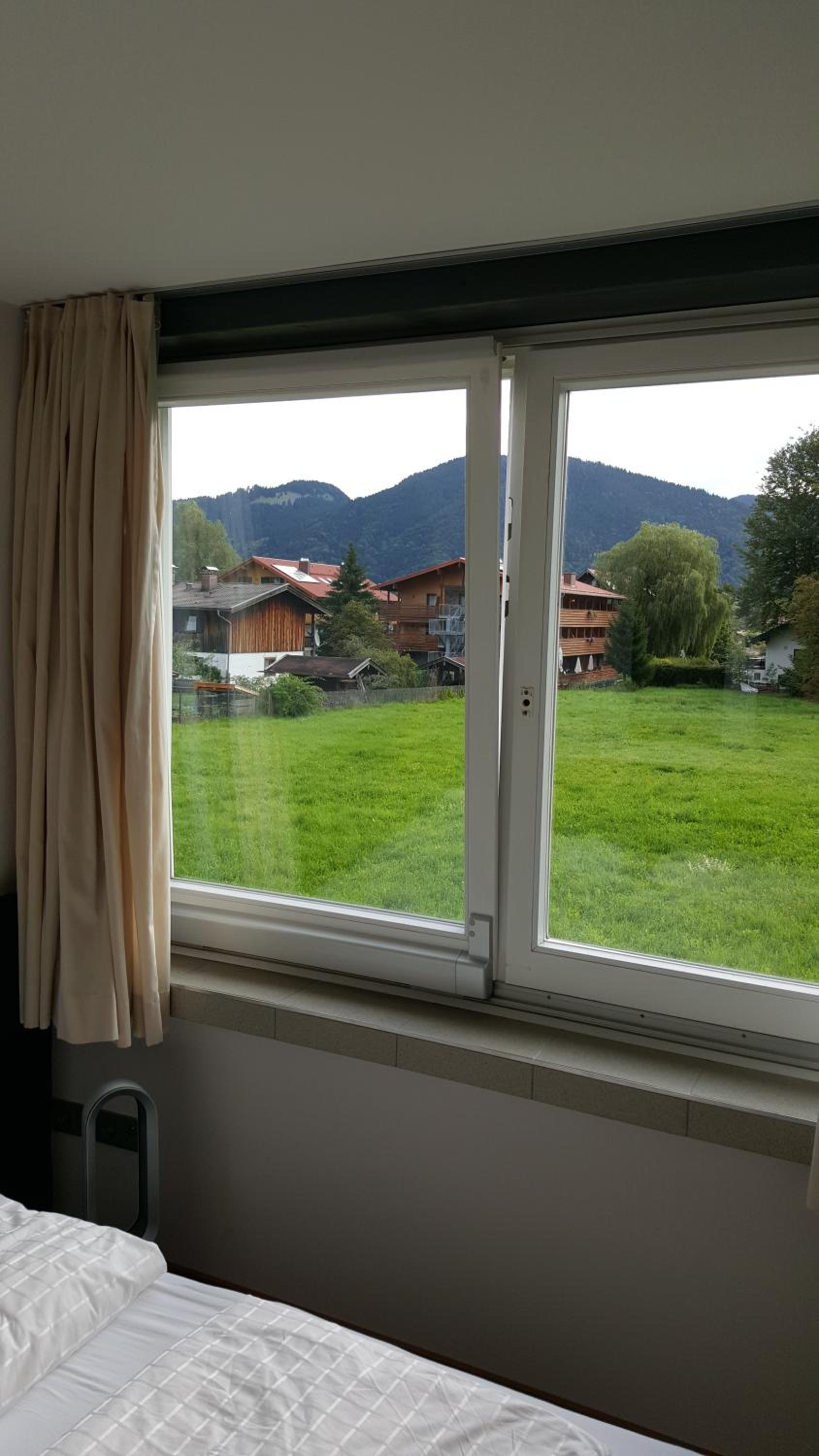 Offen gestaltetes Design Apartment in Bad Wiessee, 350m vom See
