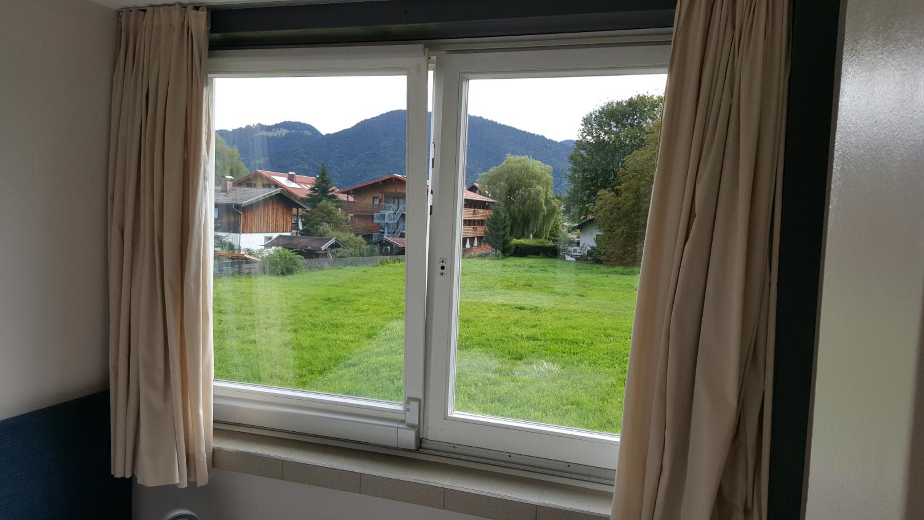 Offen gestaltetes Design Apartment in Bad Wiessee, 350m vom See