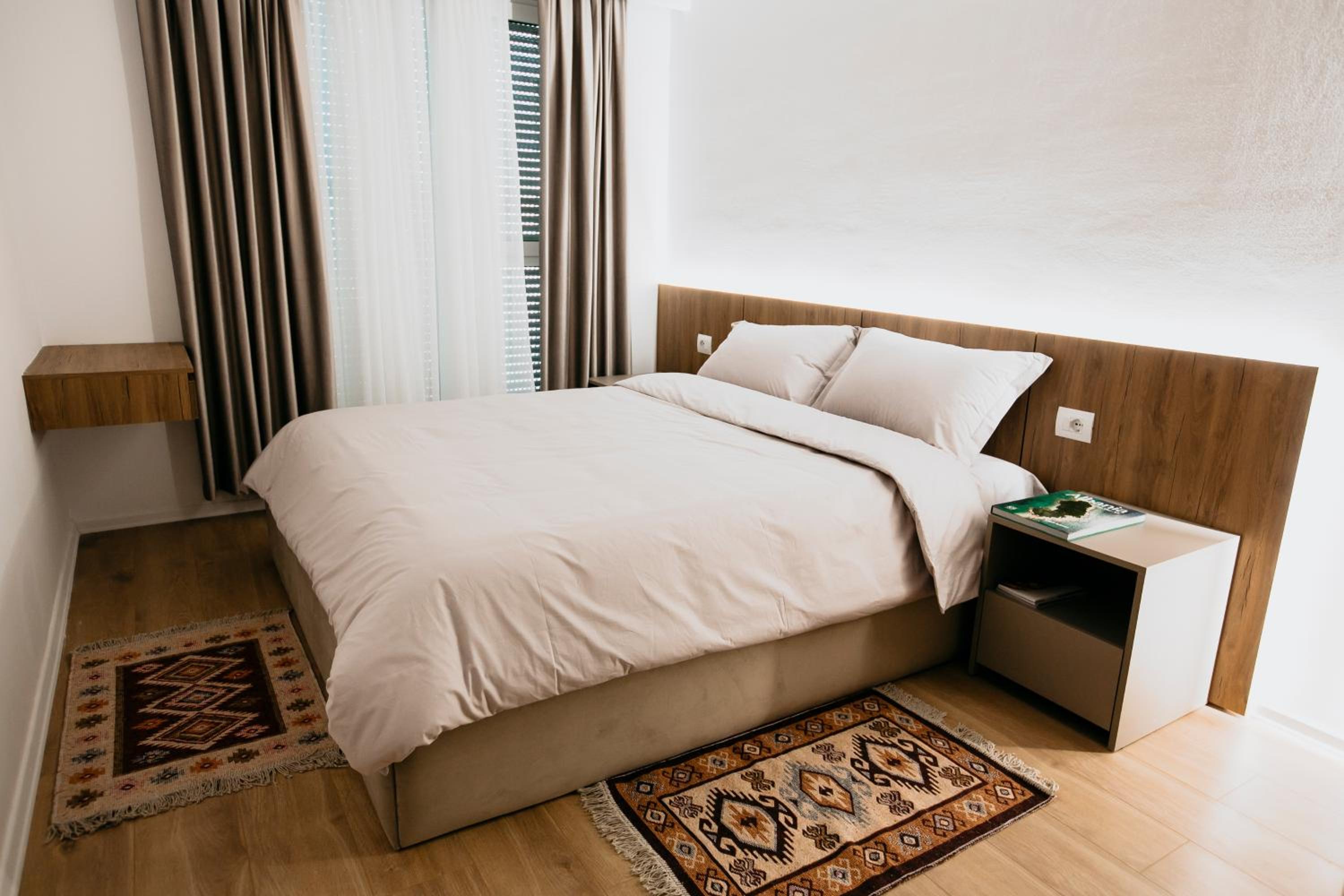 stylish nest @15 min to center