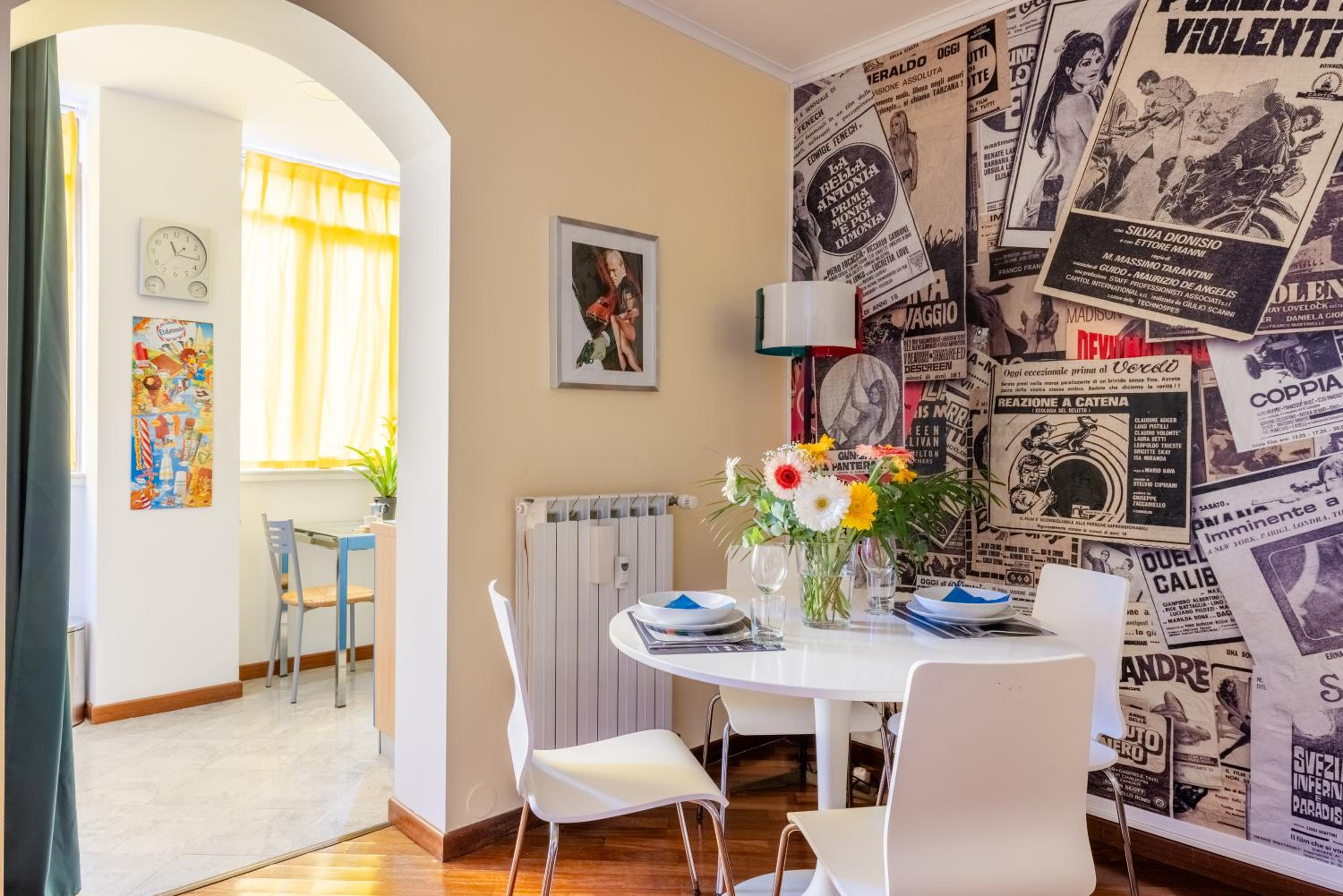 STRACULT HOUSE Suggestive and Vintage-pop Apartment