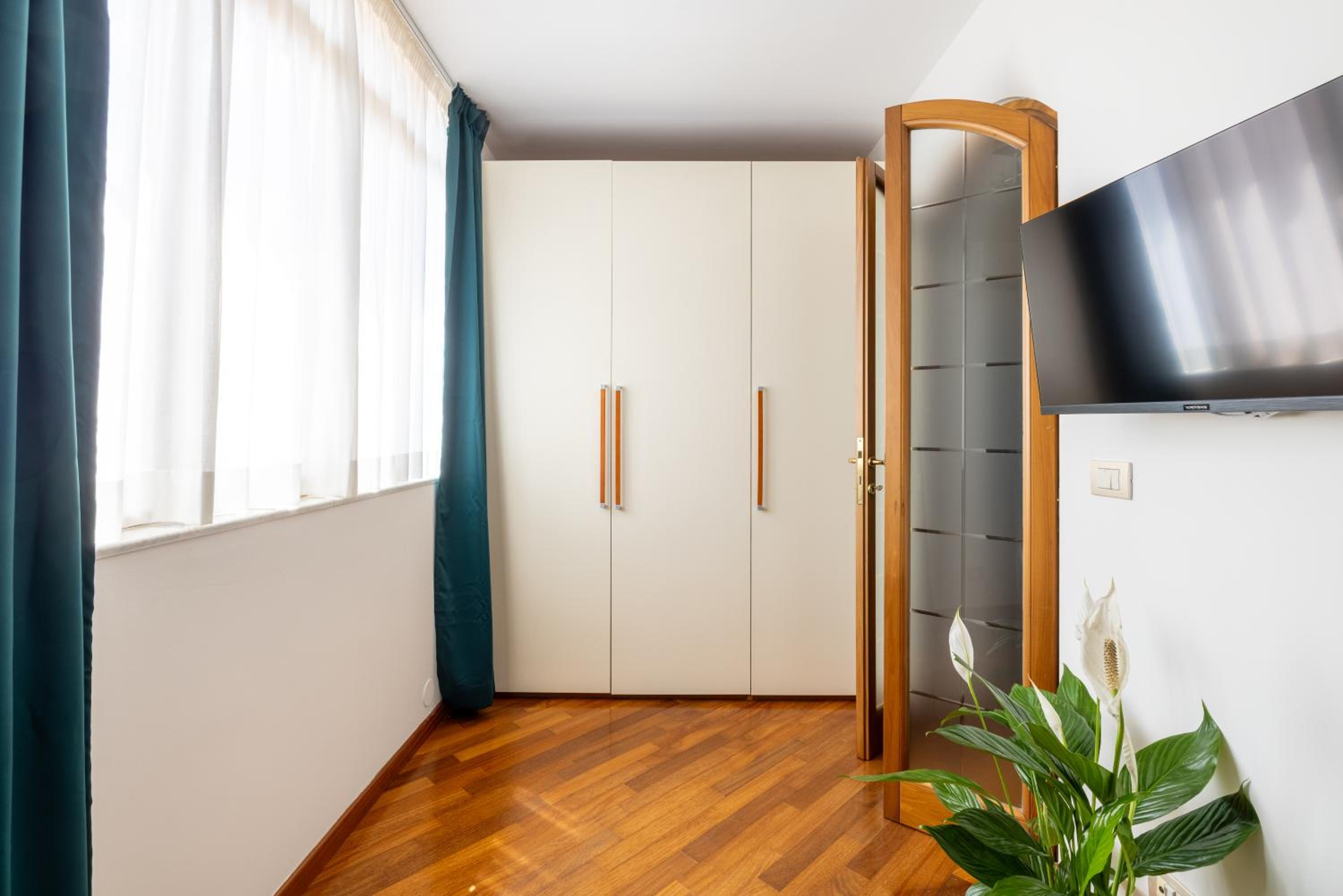 STRACULT HOUSE Suggestive and Vintage-pop Apartment