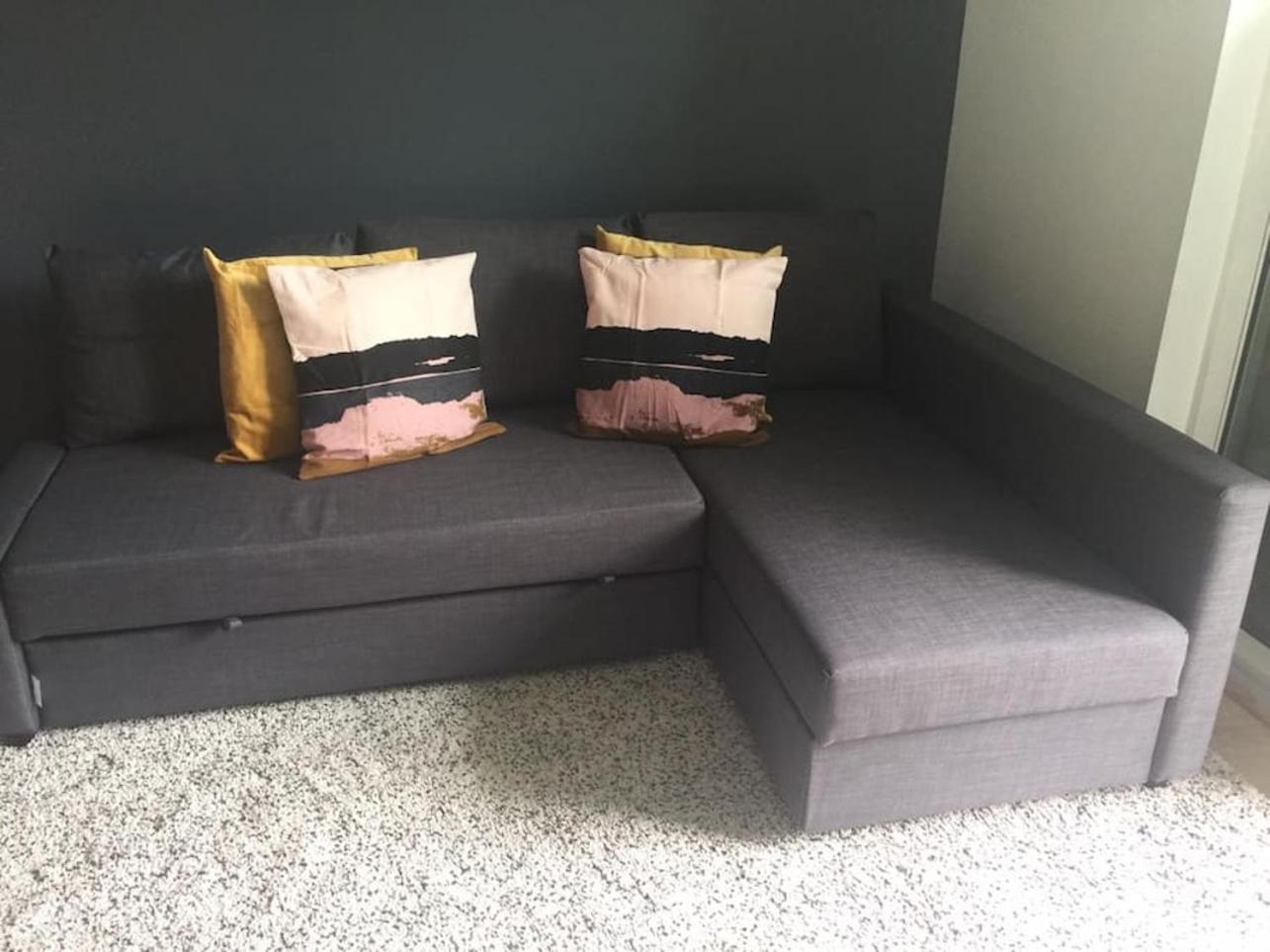 Modern bedroom in great condo! Beach Pass incl! view 5