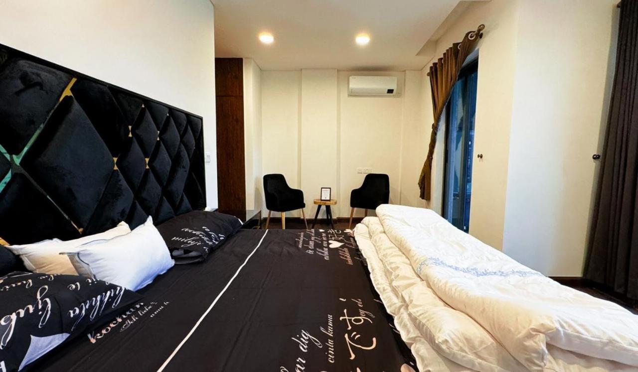 Luxury Studio Apartment Golf and lake view at Eighteen Islamabad view 4
