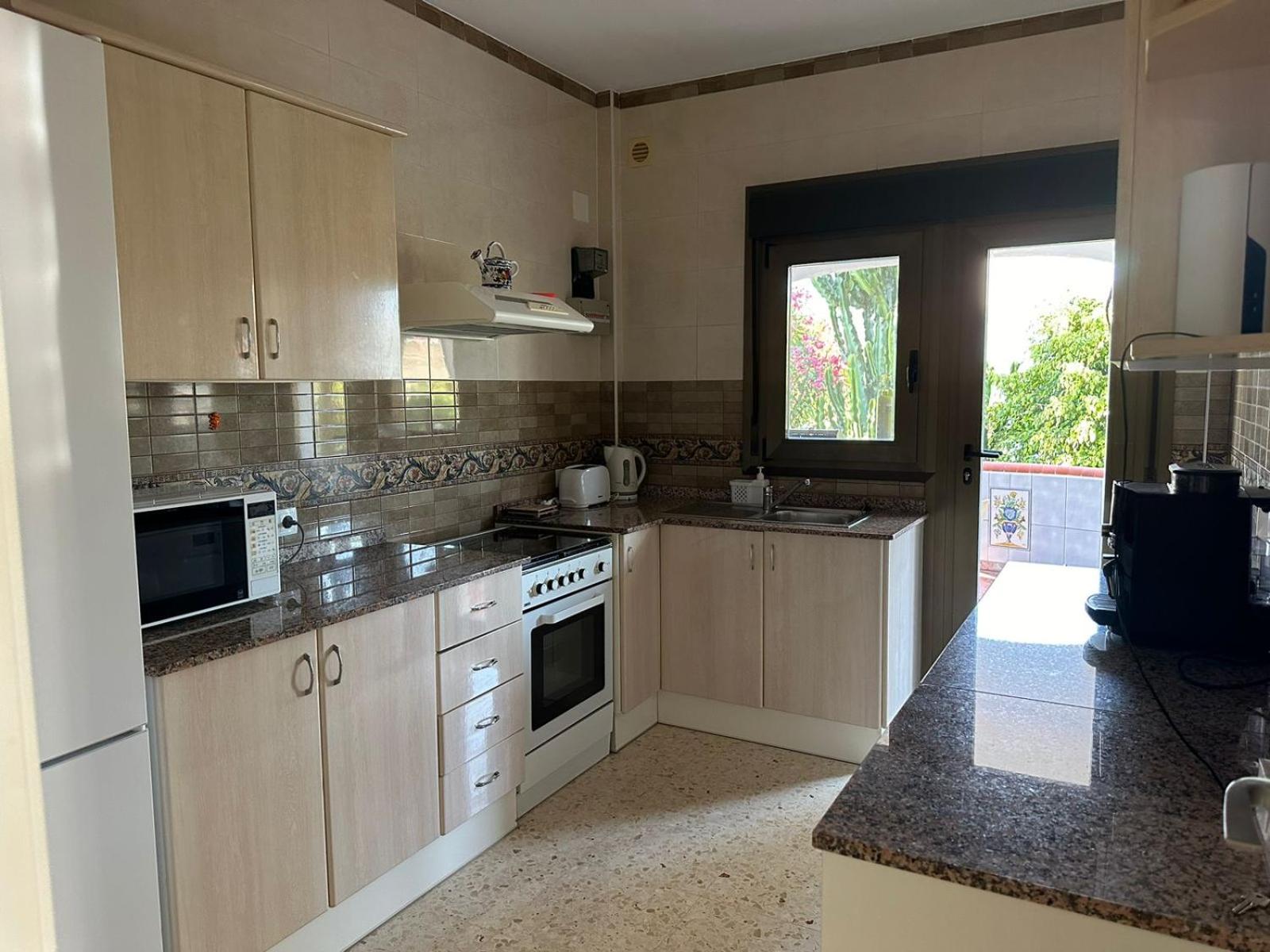 Chalet Los Almendros con piscina privada