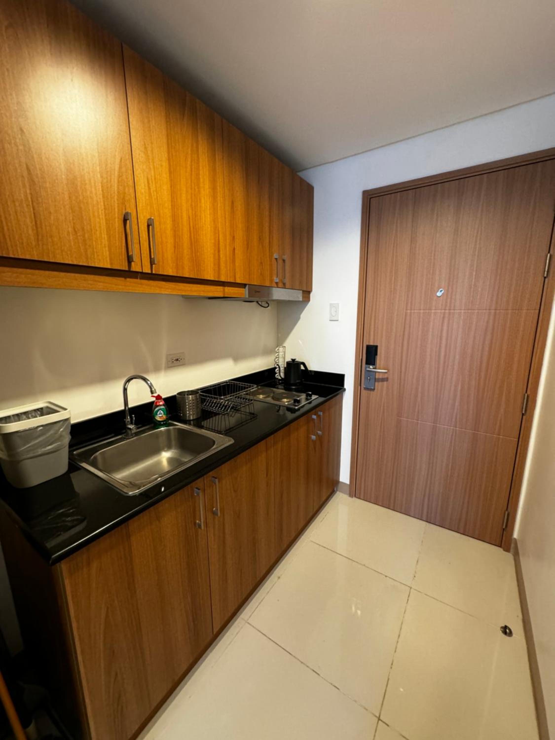 Makati bed and breakfast - Lush Residences view 2