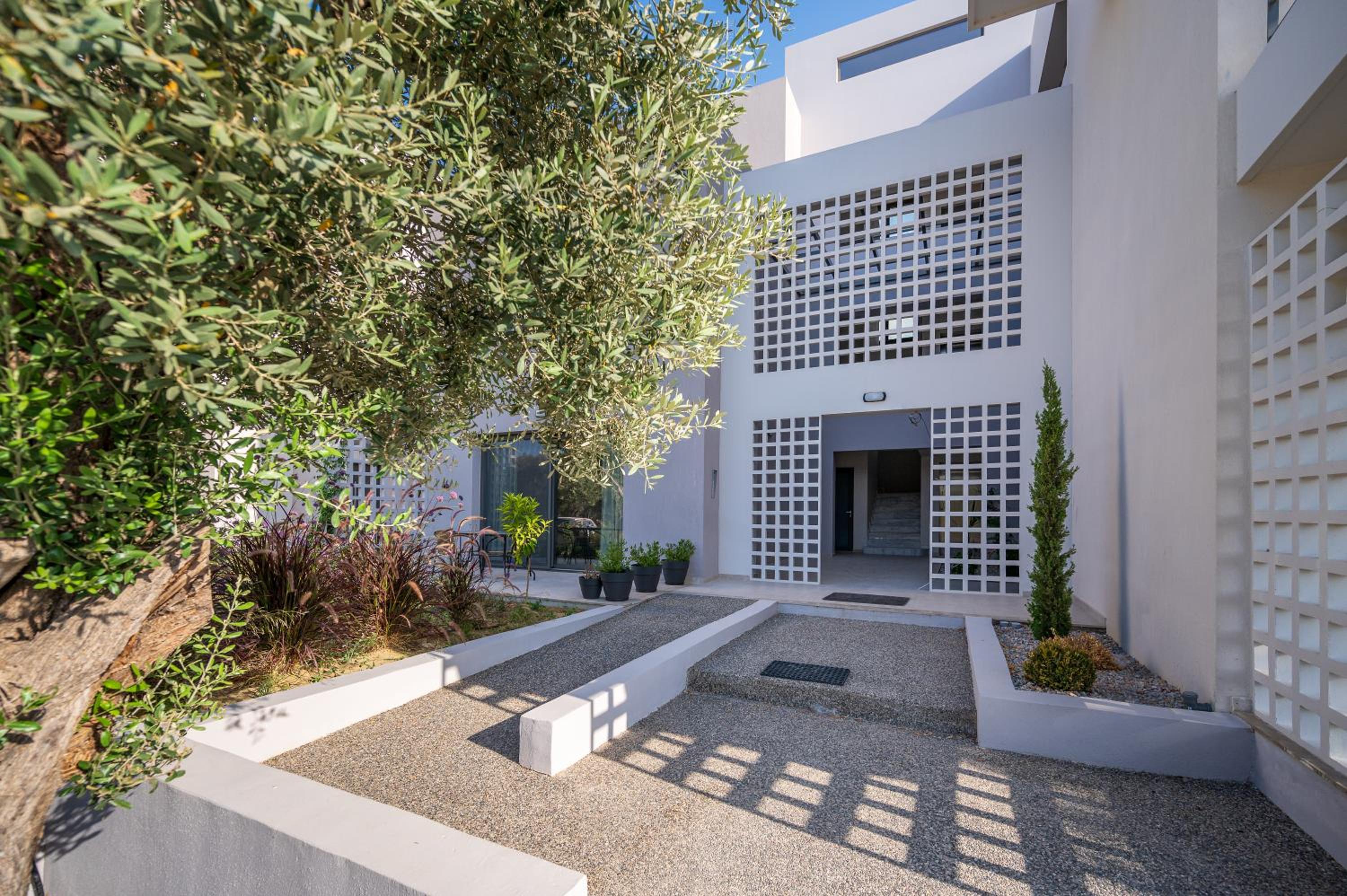 Arangia Garden Maisonette