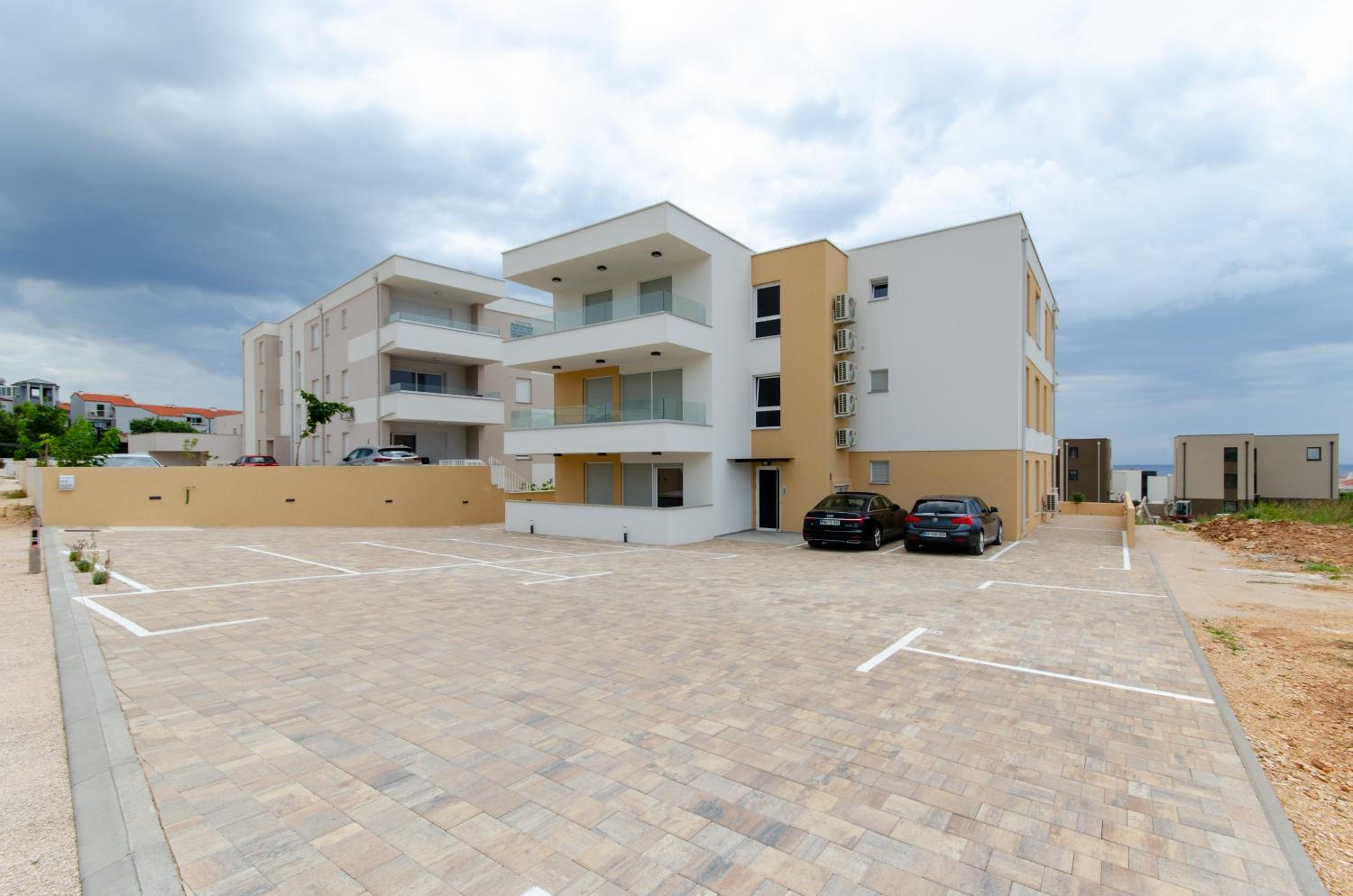 Sunnyside Apartment