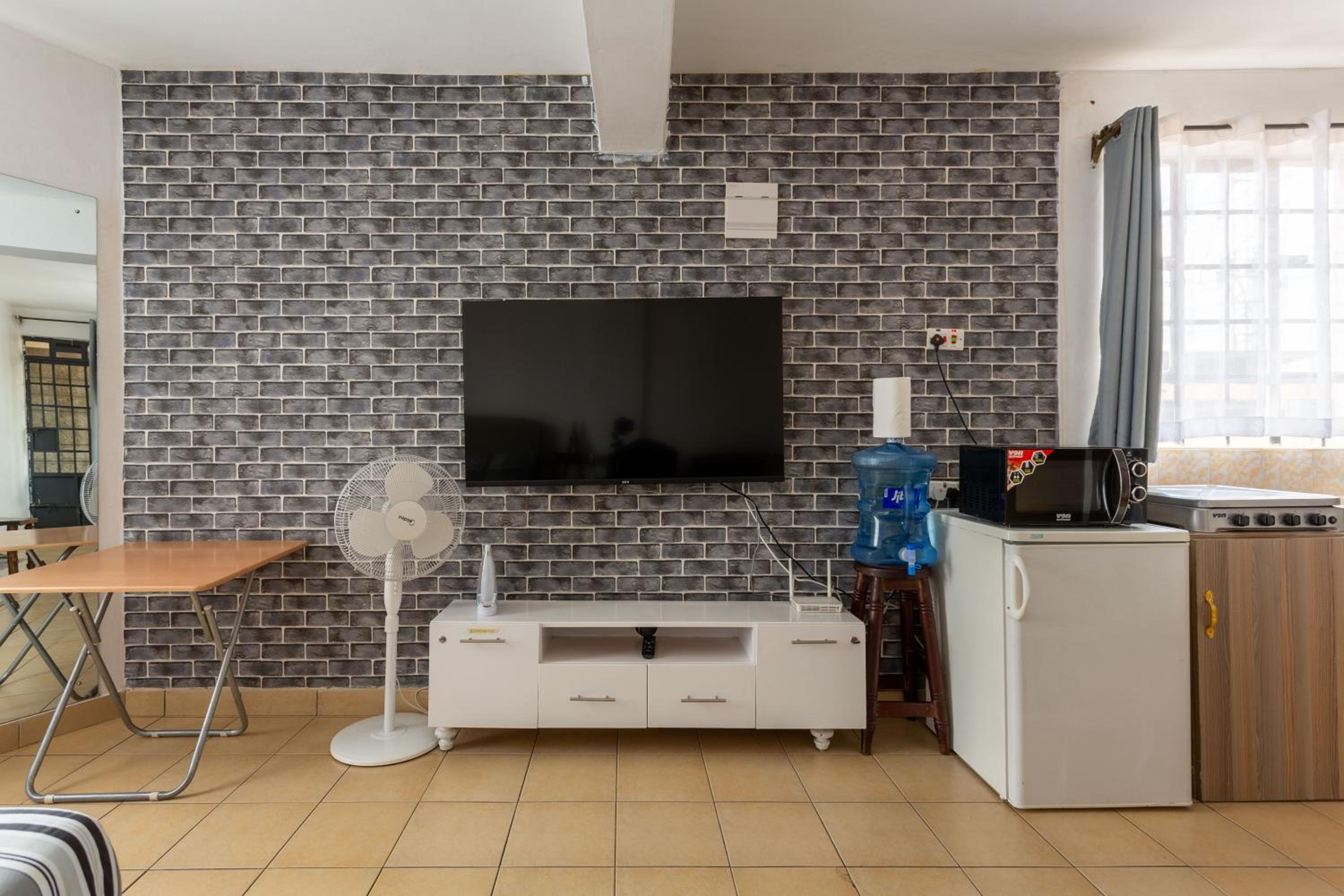 Sunny Spacious Studio