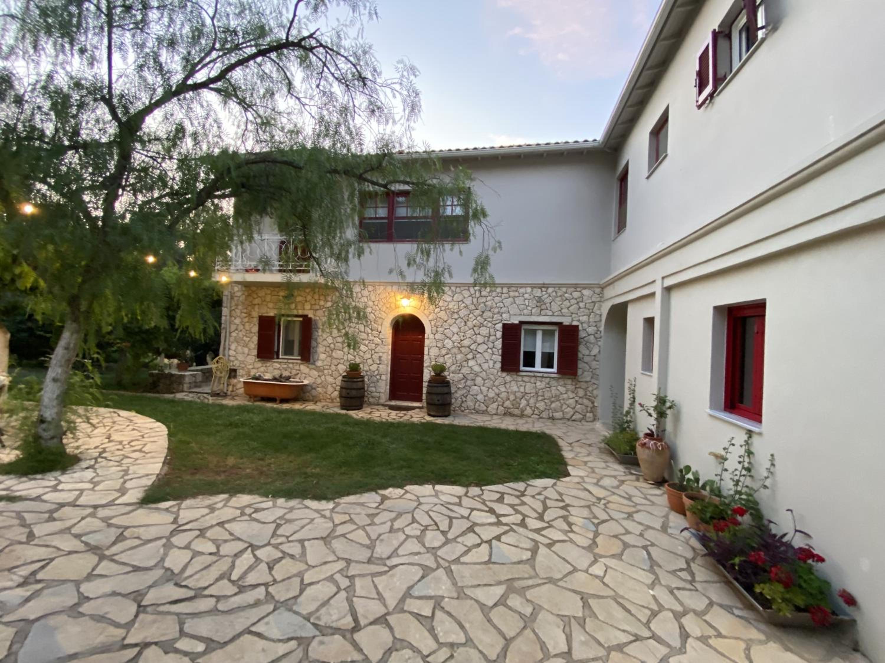 Stone House In Katouna With Garden view 2