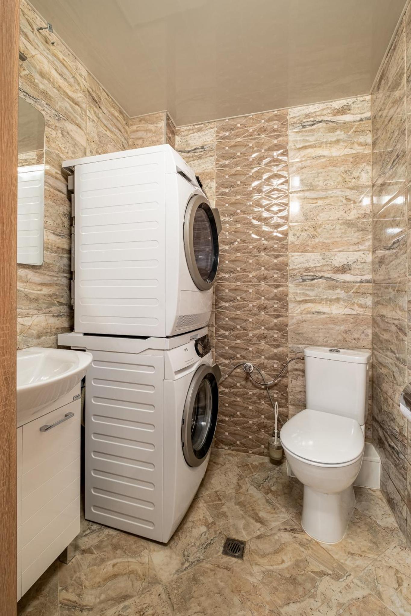 Daya 2BR Luxury Apartment