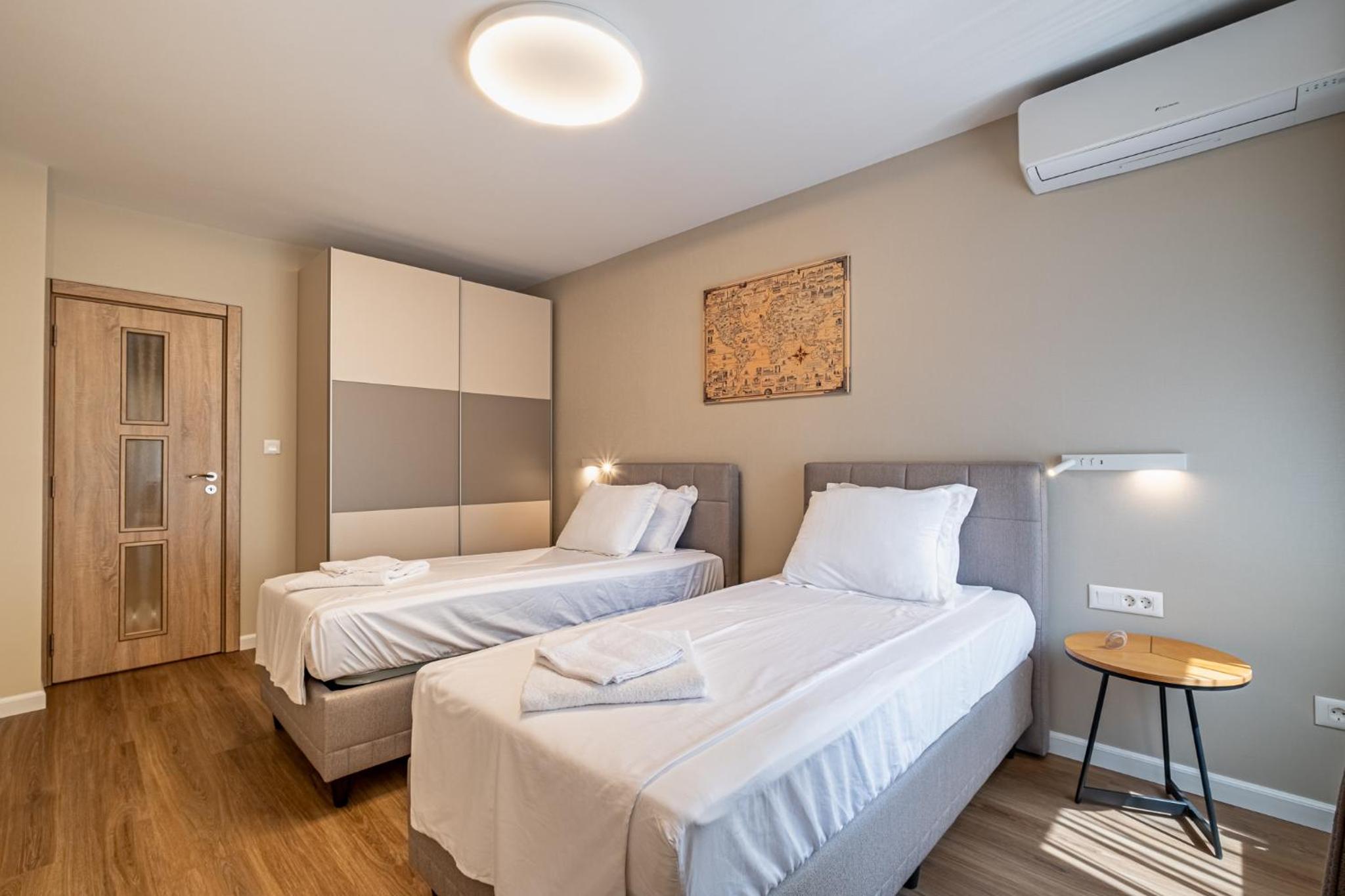 Daya 2BR Luxury Apartment