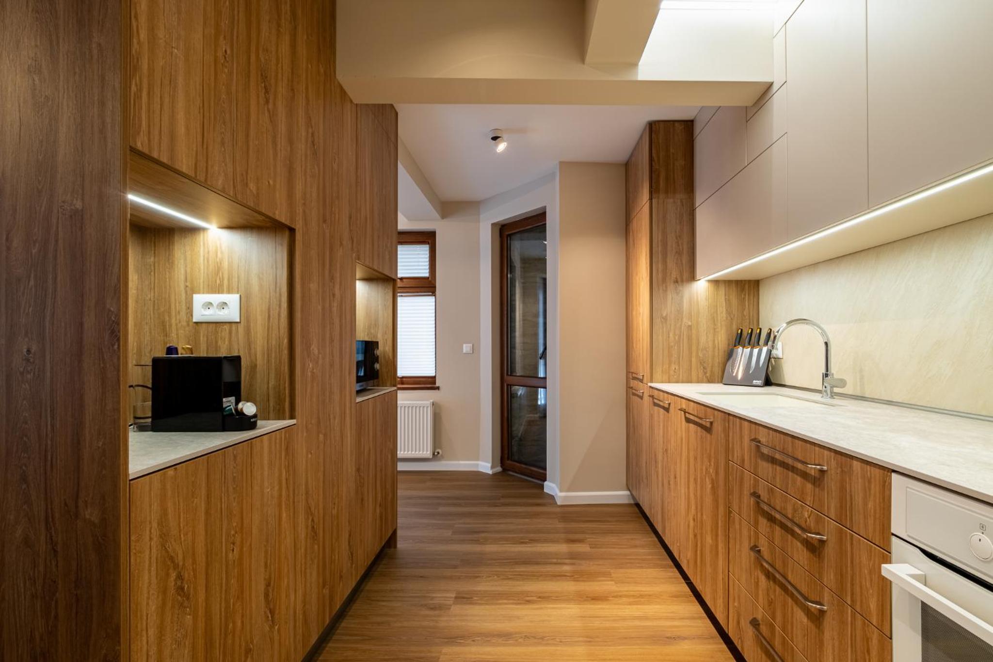 Daya 2BR Luxury Apartment
