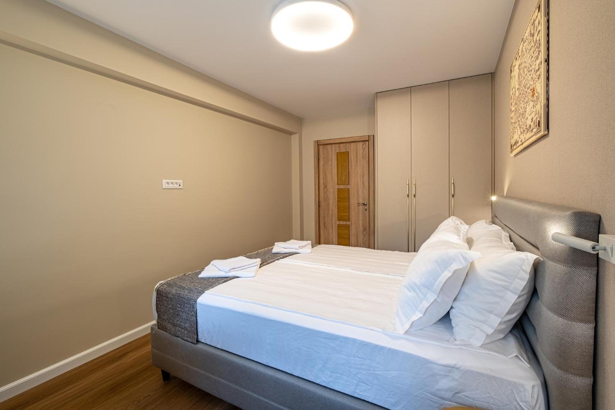Daya 2BR Luxury Apartment