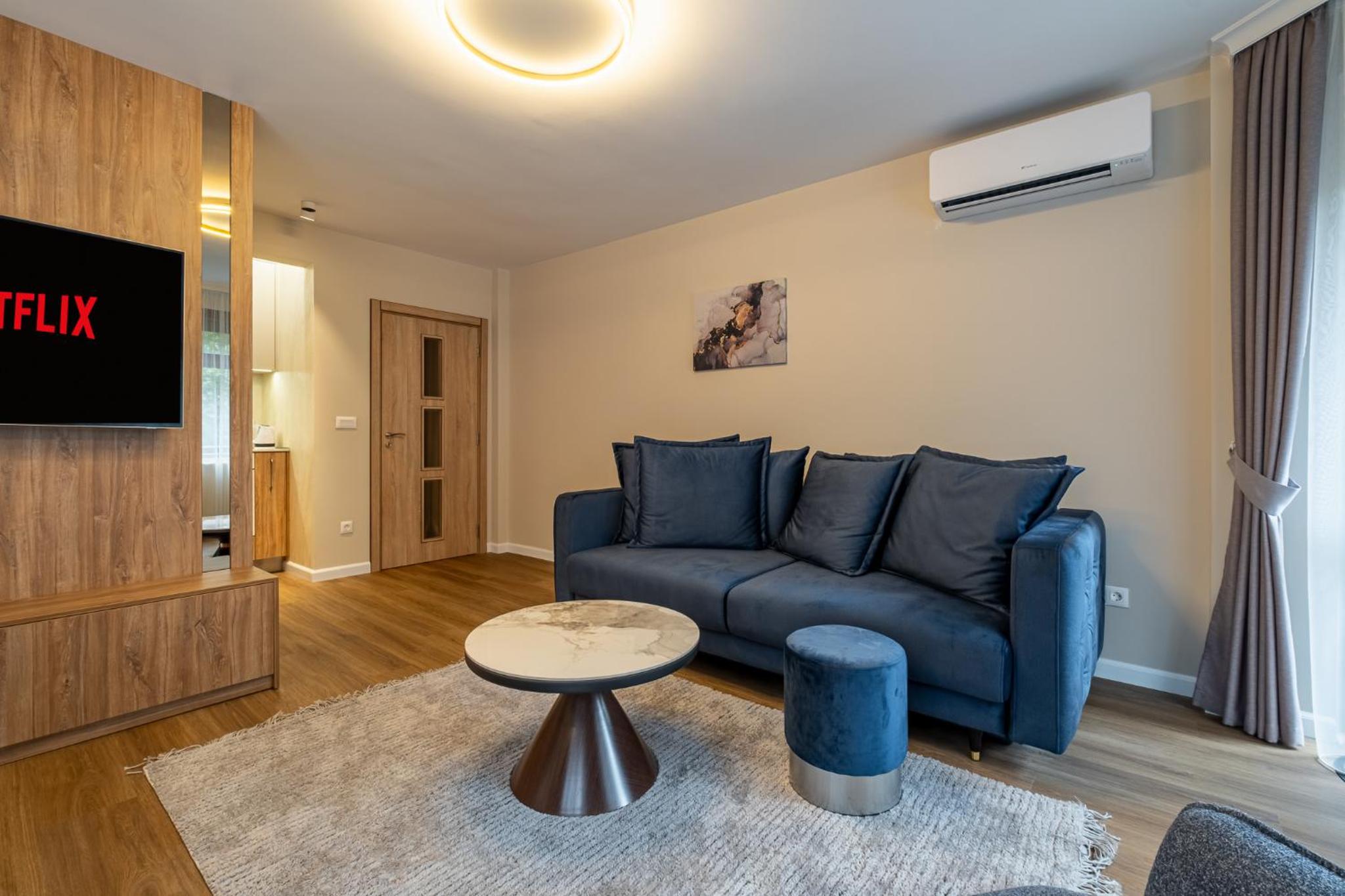 Daya 2BR Luxury Apartment