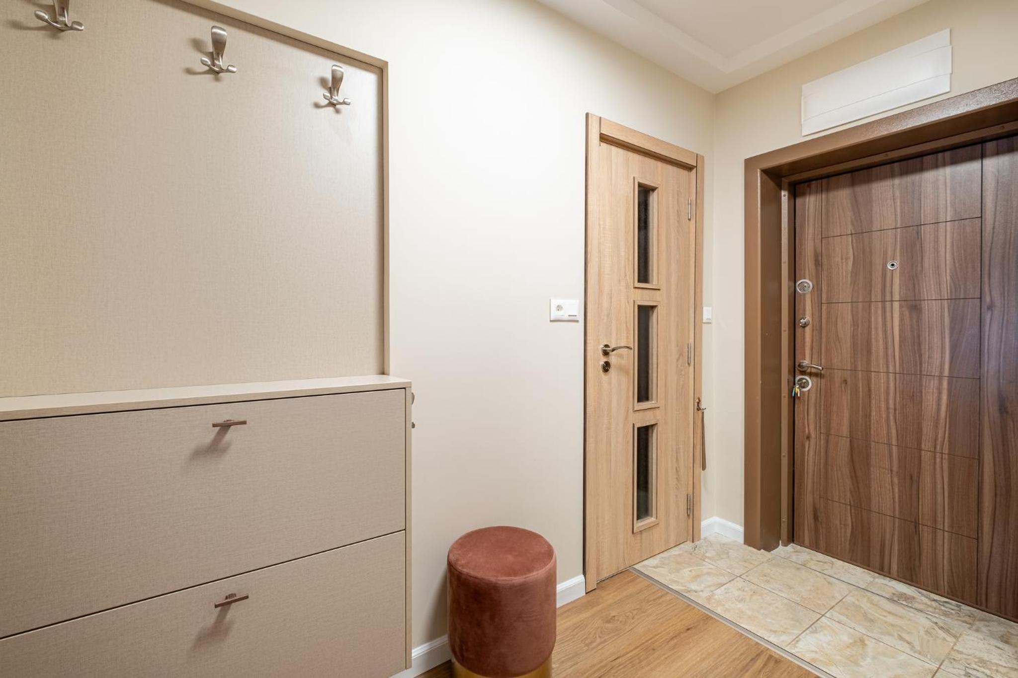 Daya 2BR Luxury Apartment