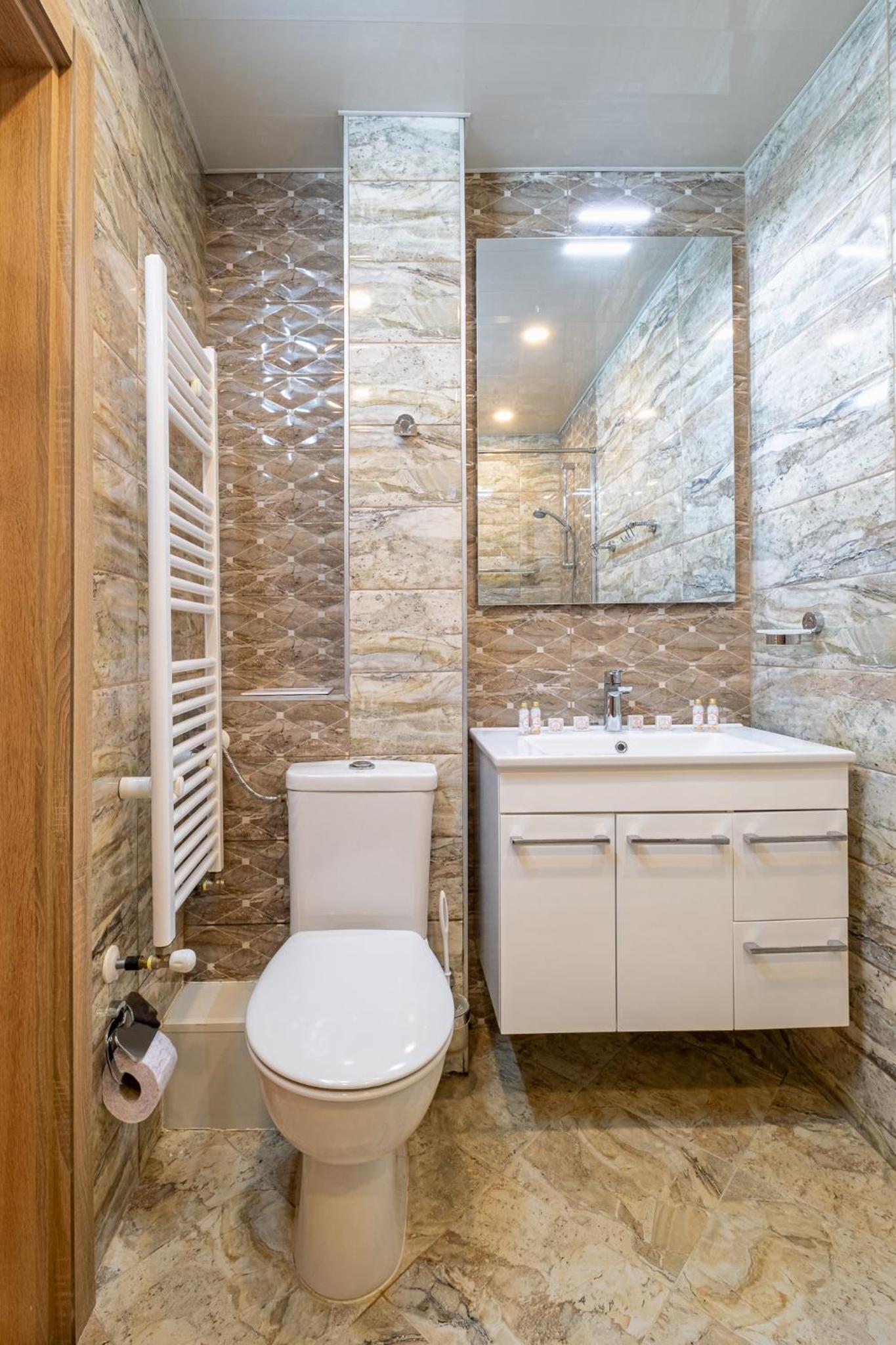 Daya 2BR Luxury Apartment