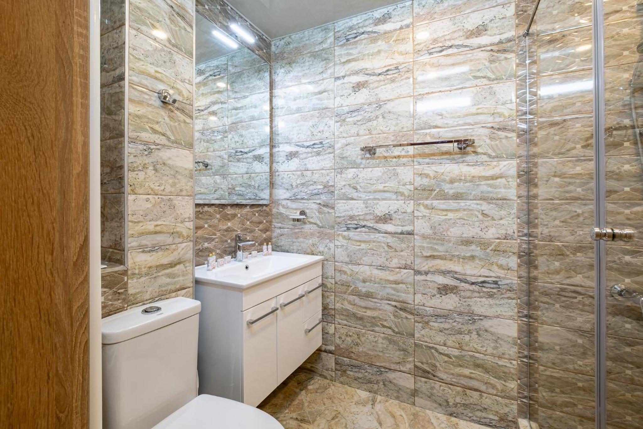 Daya 2BR Luxury Apartment