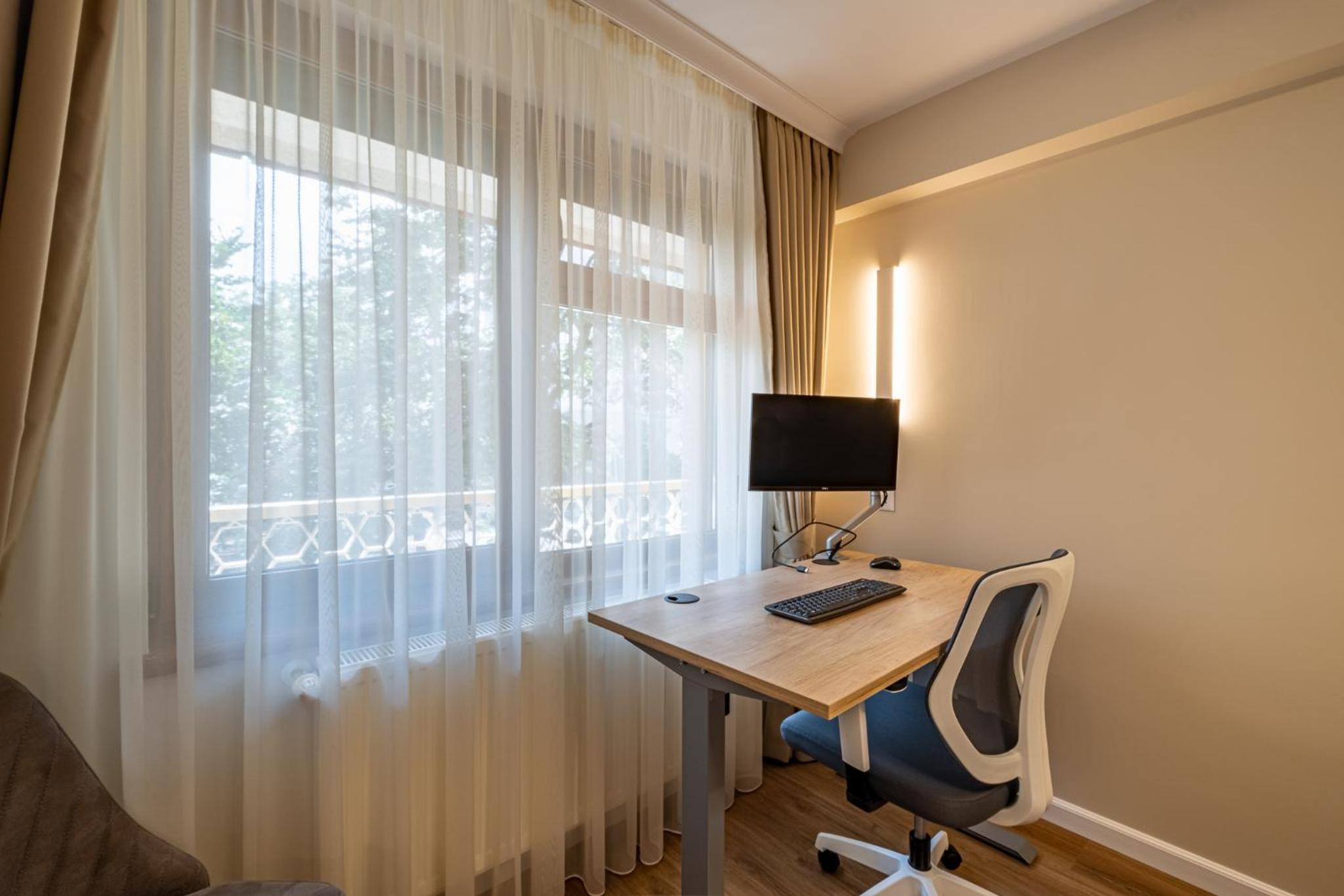Daya 2BR Luxury Apartment