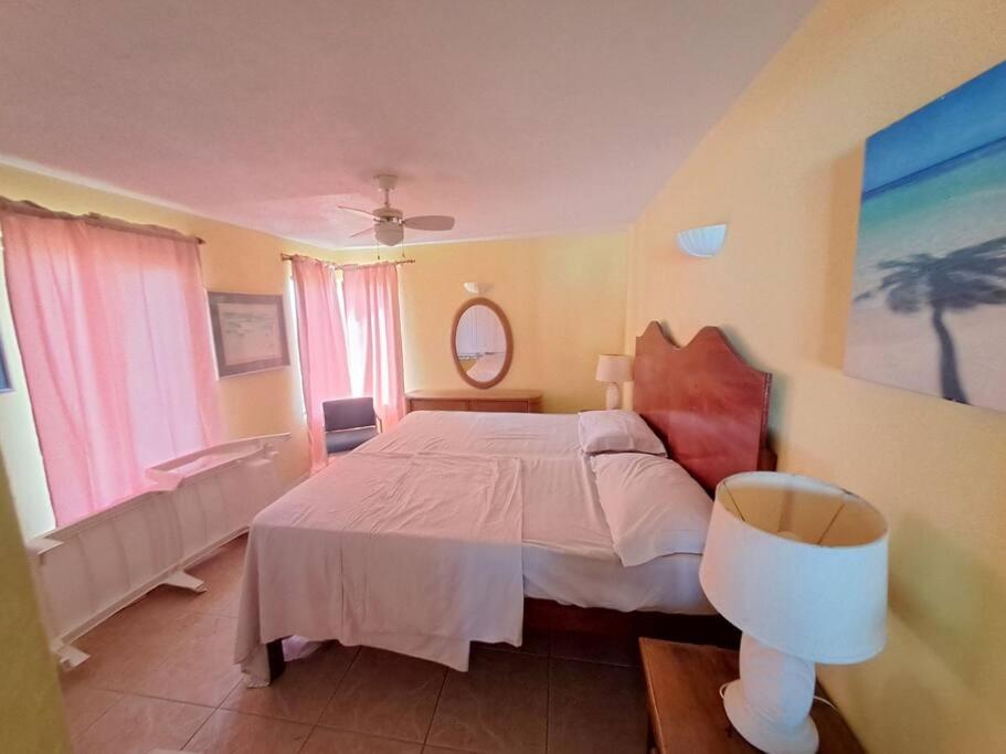 Oceanfront apartment in Oistins!