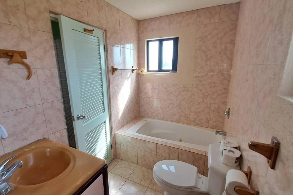 Oceanfront apartment in Oistins!