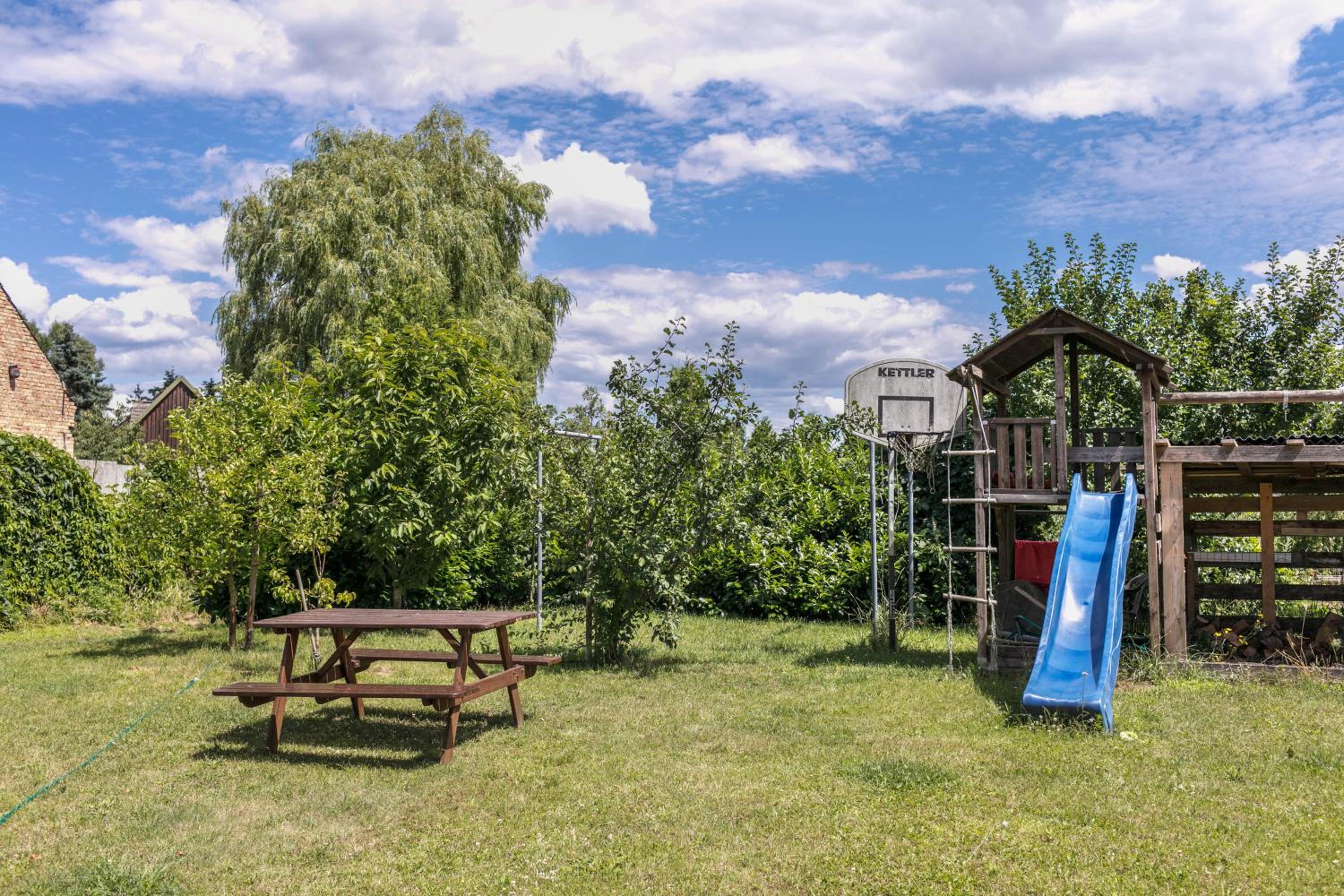 Ferienwohnung mit großem Garten