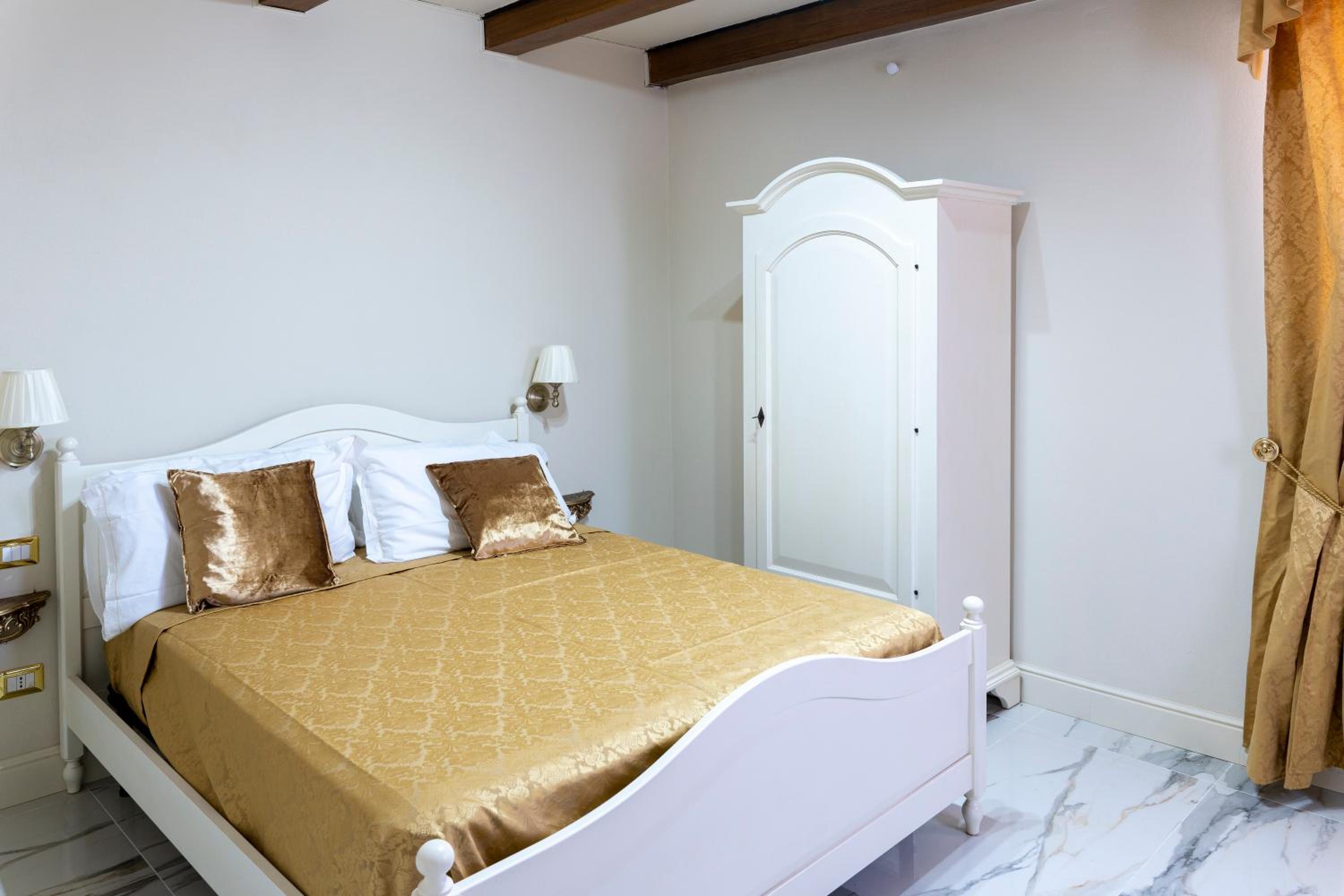 Palazzo Titti Rialto Suites