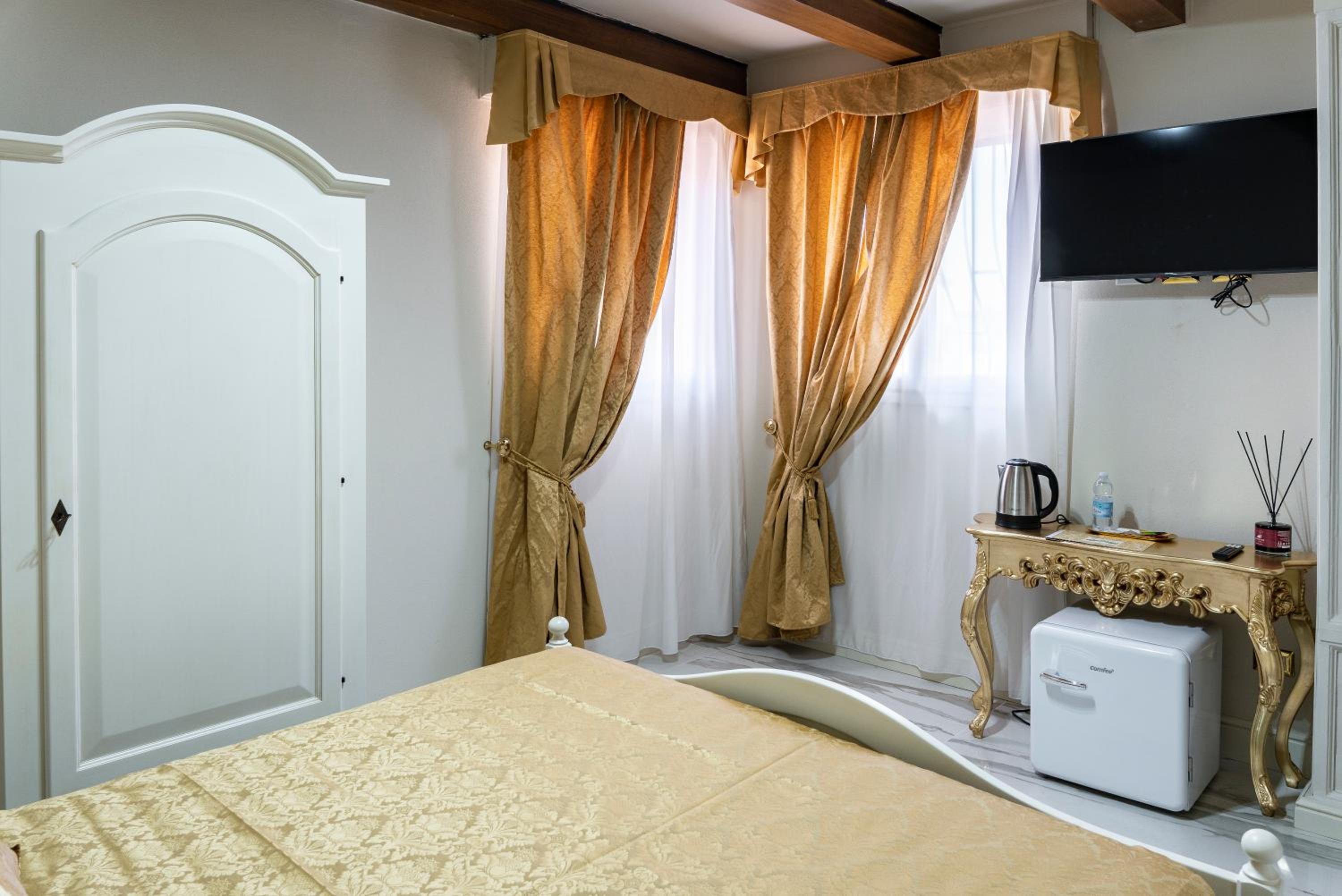 Palazzo Titti Rialto Suites