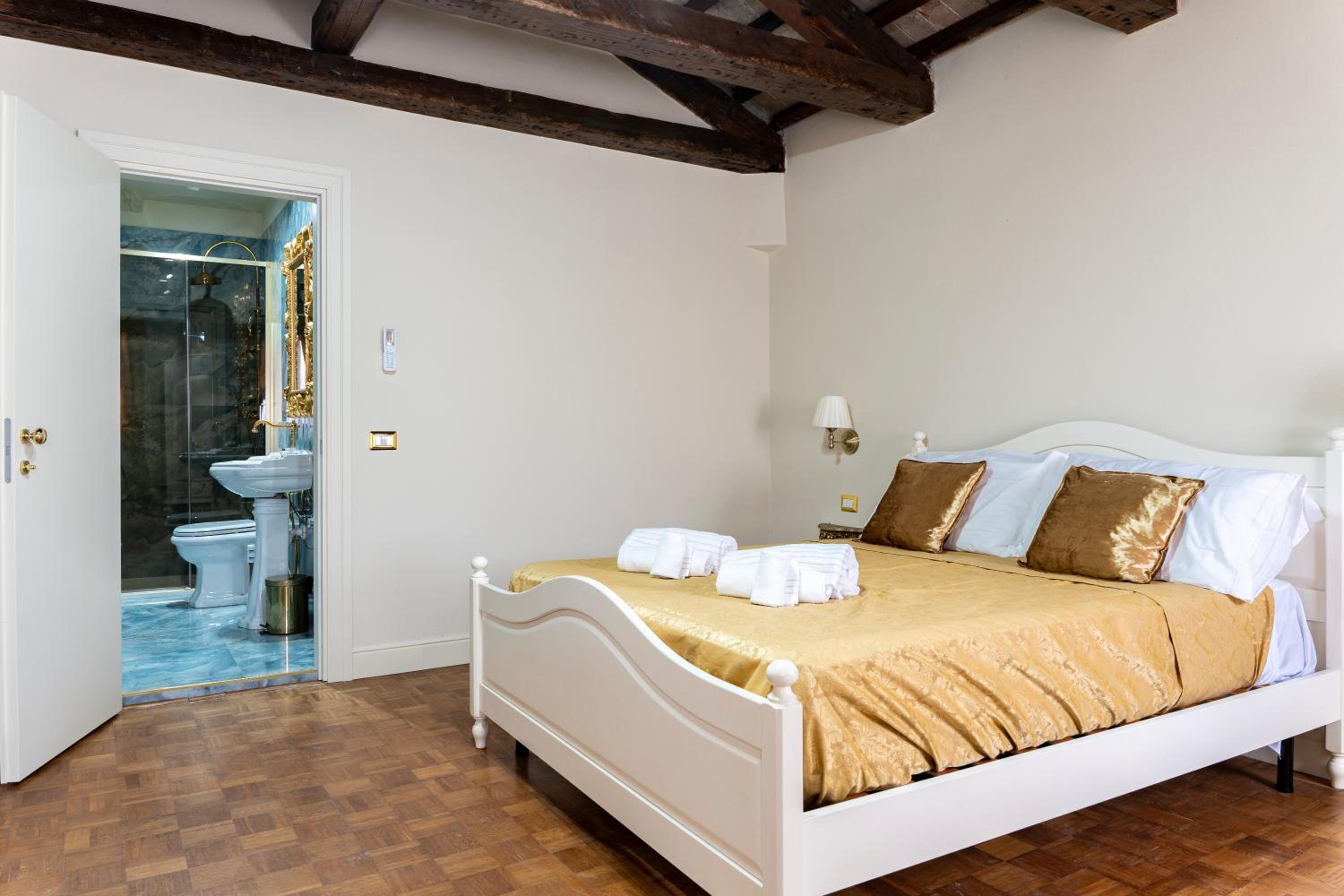 Palazzo Titti Rialto Suites