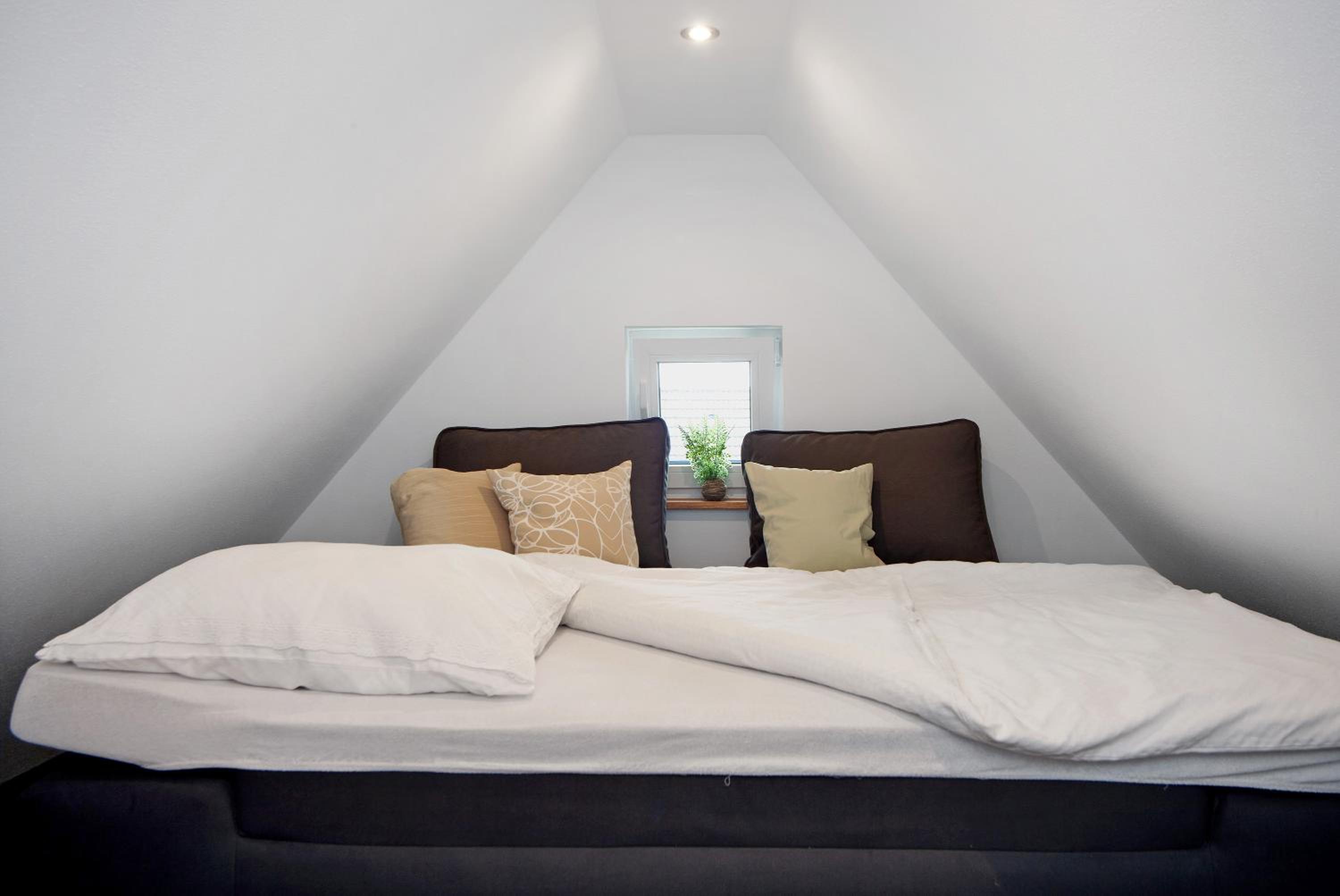 Neu renovierte Dachgeschosswohnung
