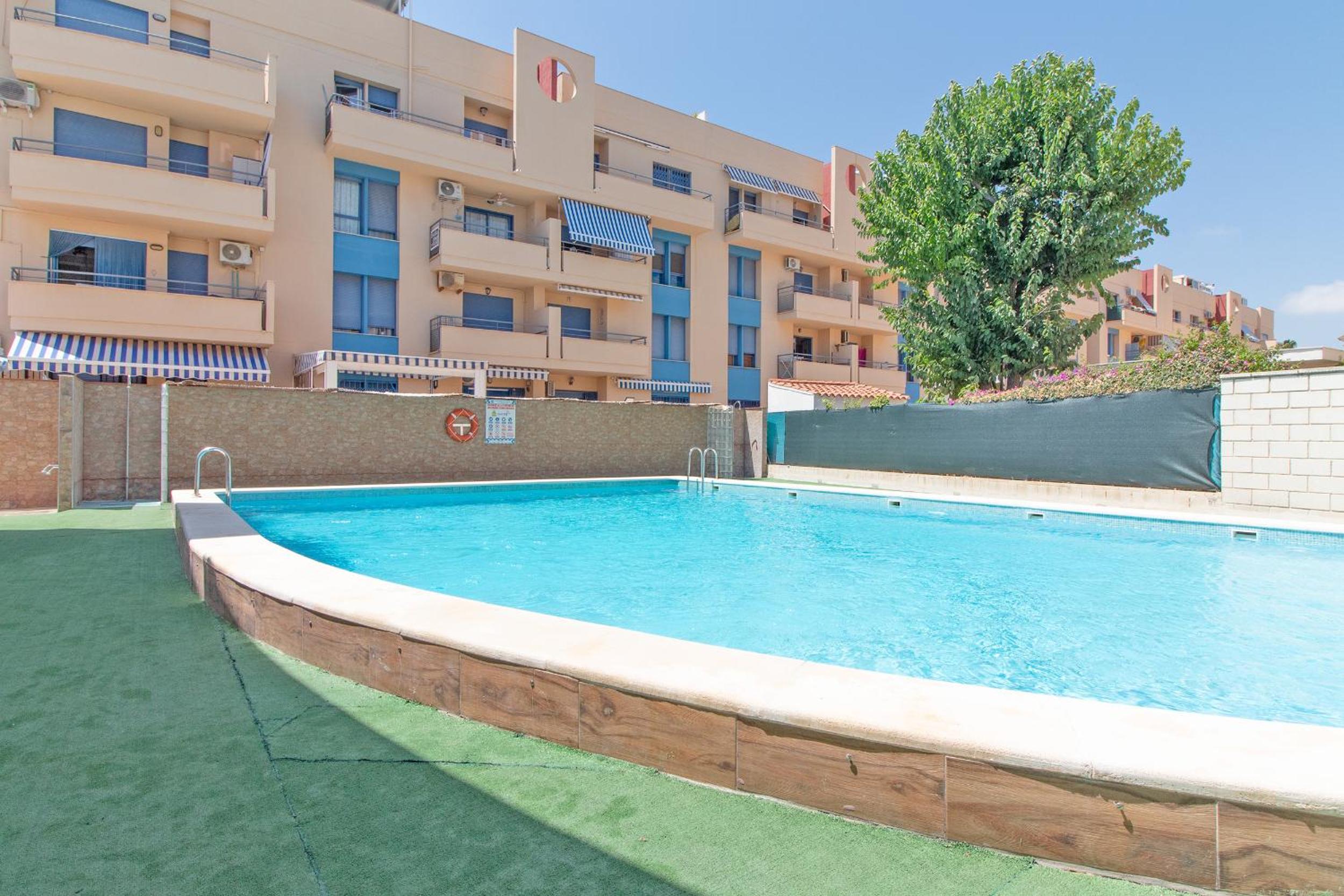 Global Properties, Apartamento con terraza y piscina en Canet de Berenguer