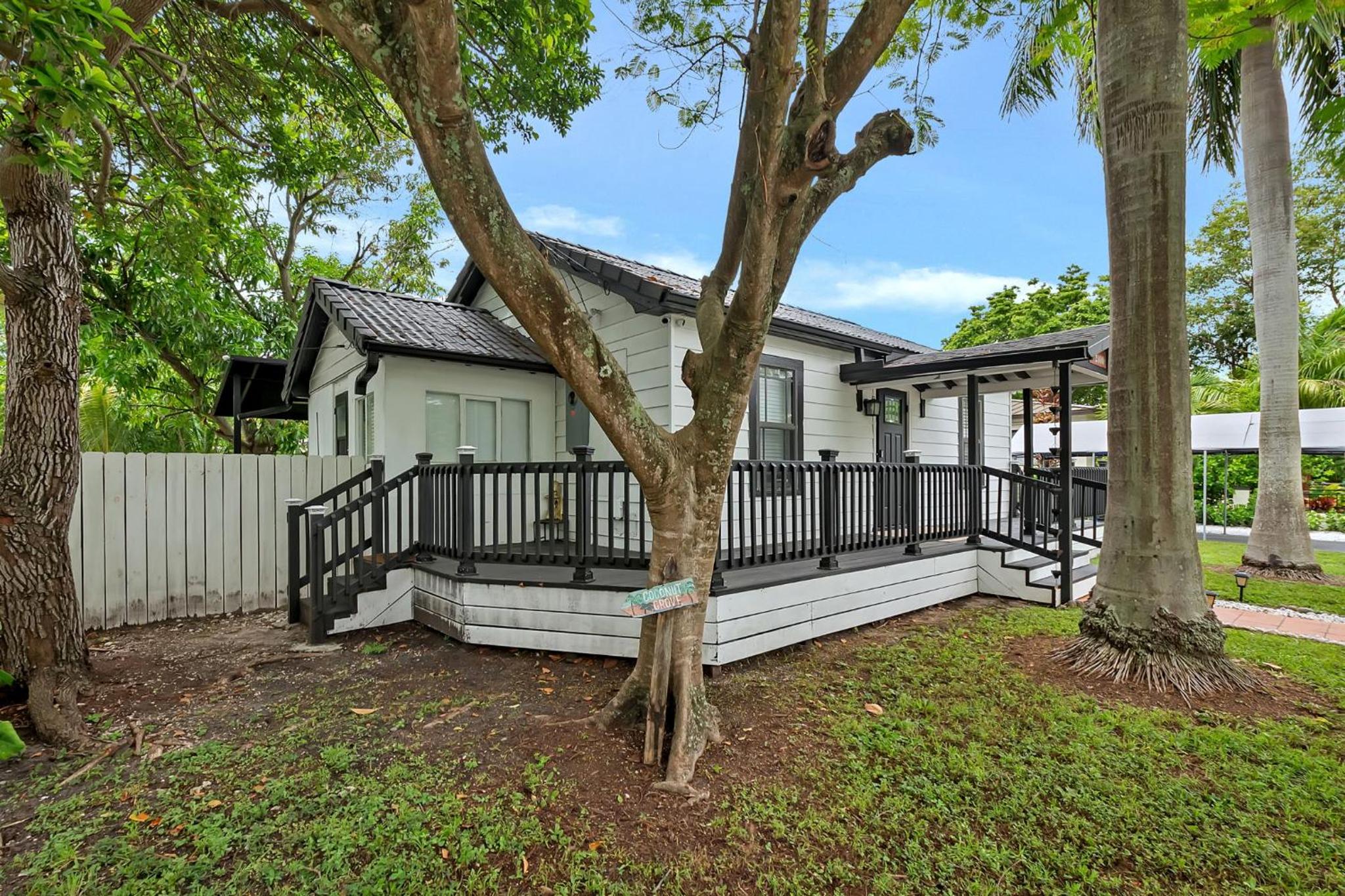 Cozy Cottage close to Brickell 2400
