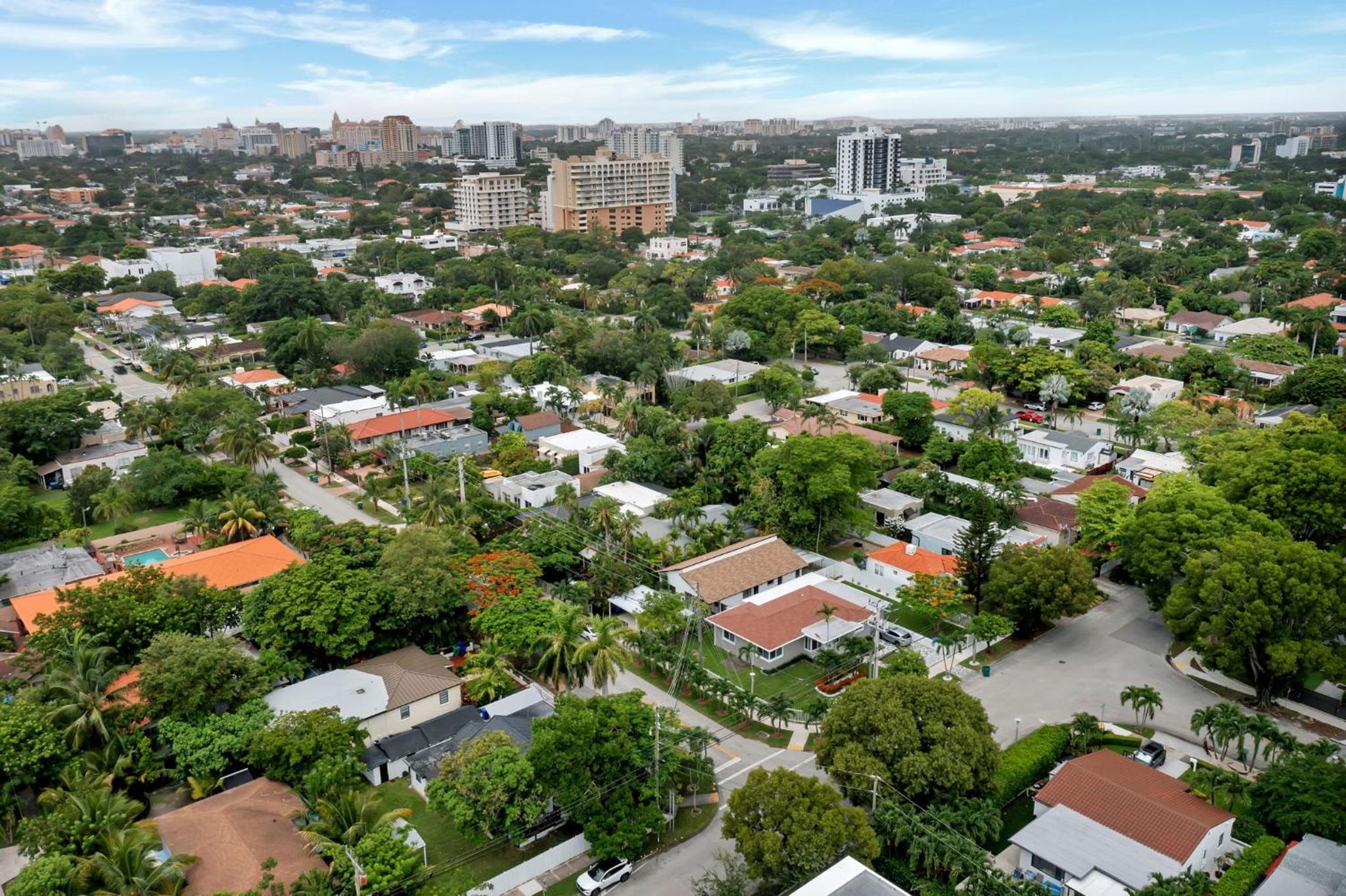Cozy Cottage close to Brickell 2400