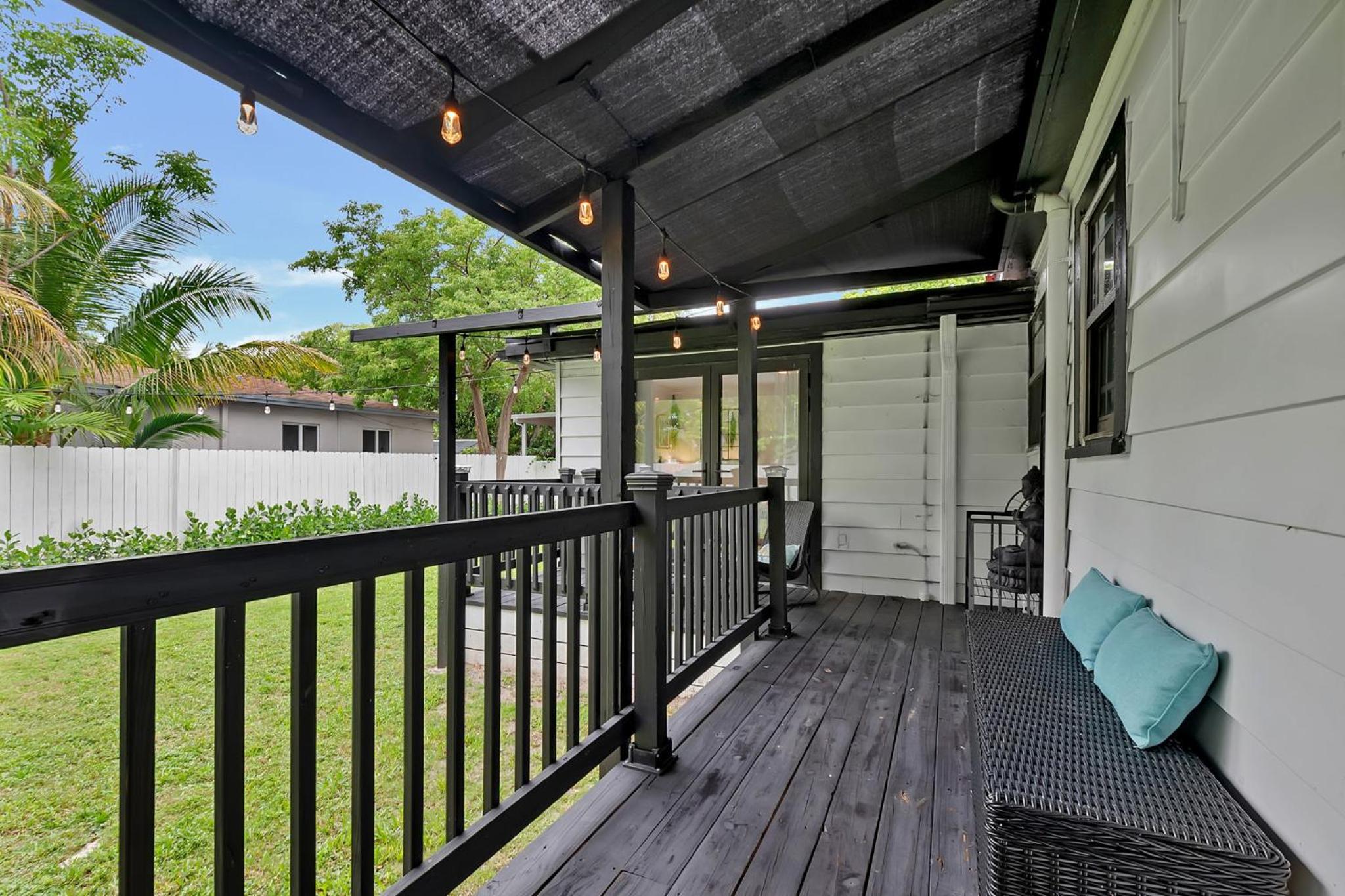 Cozy Cottage close to Brickell 2400