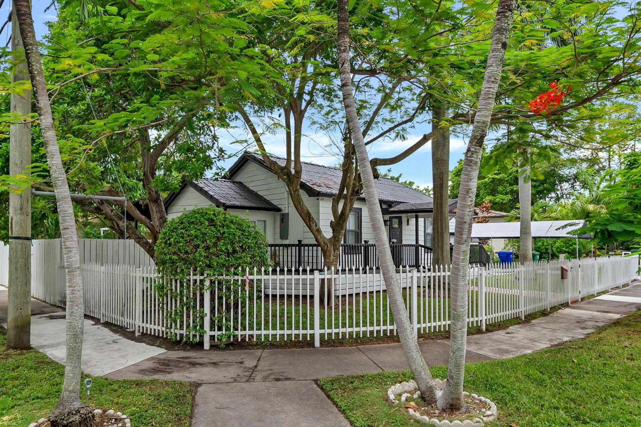 Cozy Cottage close to Brickell 2400