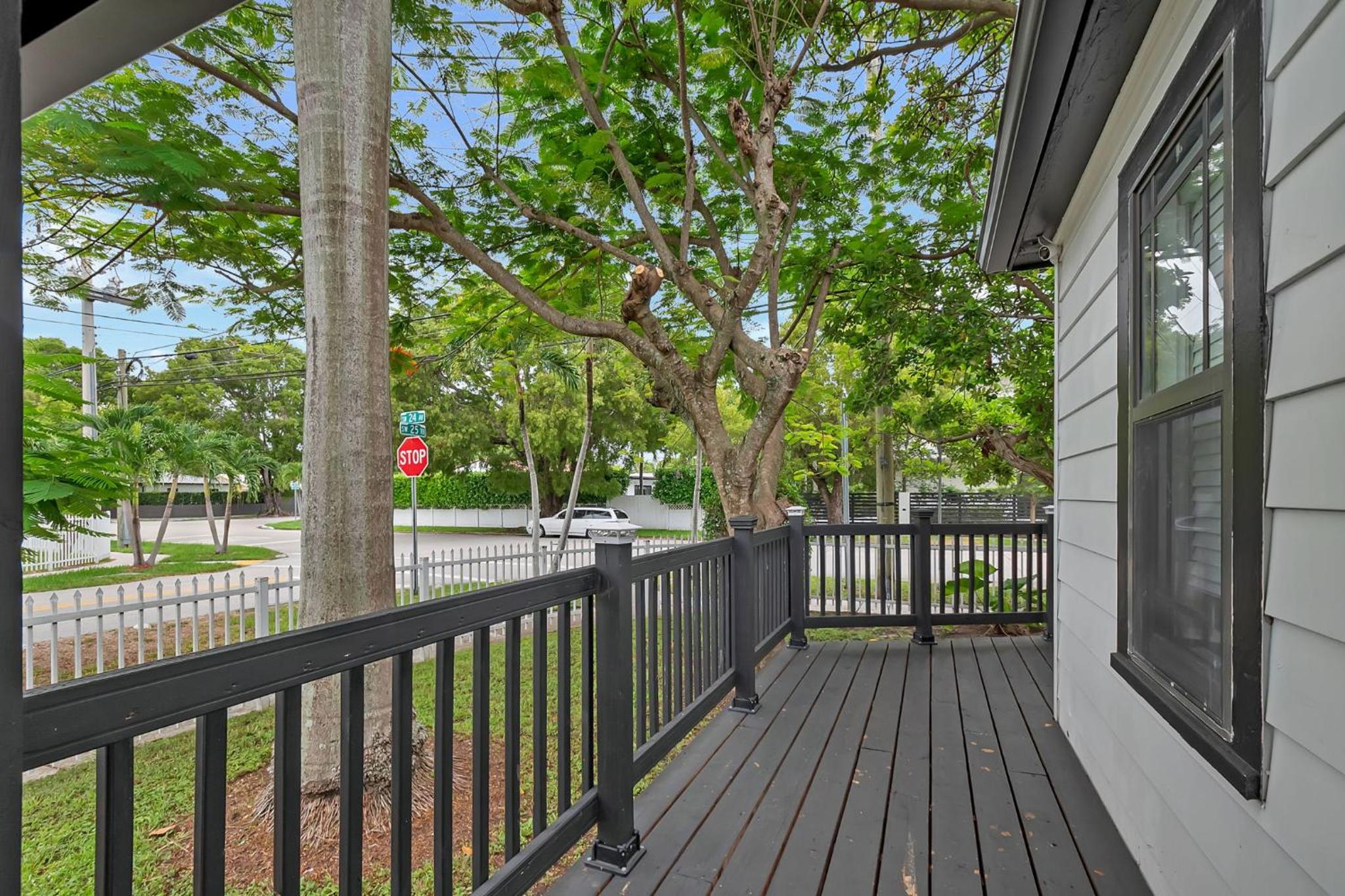 Cozy Cottage close to Brickell 2400