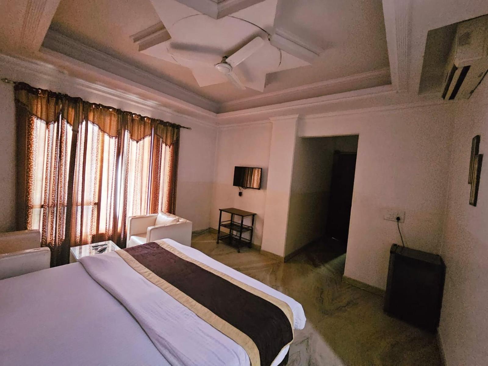 Hotel Ashiyana Elite I Near Dlf Golf Course Road I Gurgaon