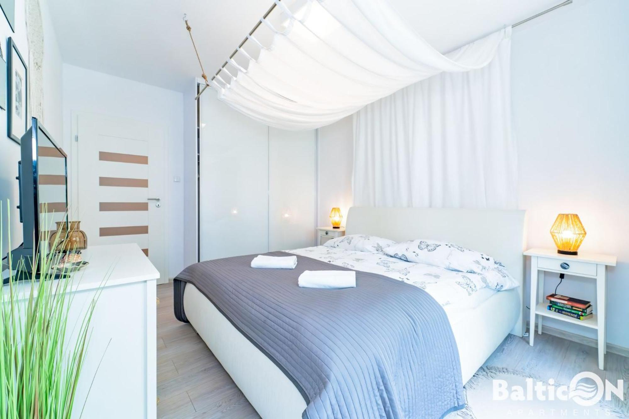 Apartamenty BalticON Polanki - Sauna, Fitness inclusive - Basen latem, Pool im Sommer