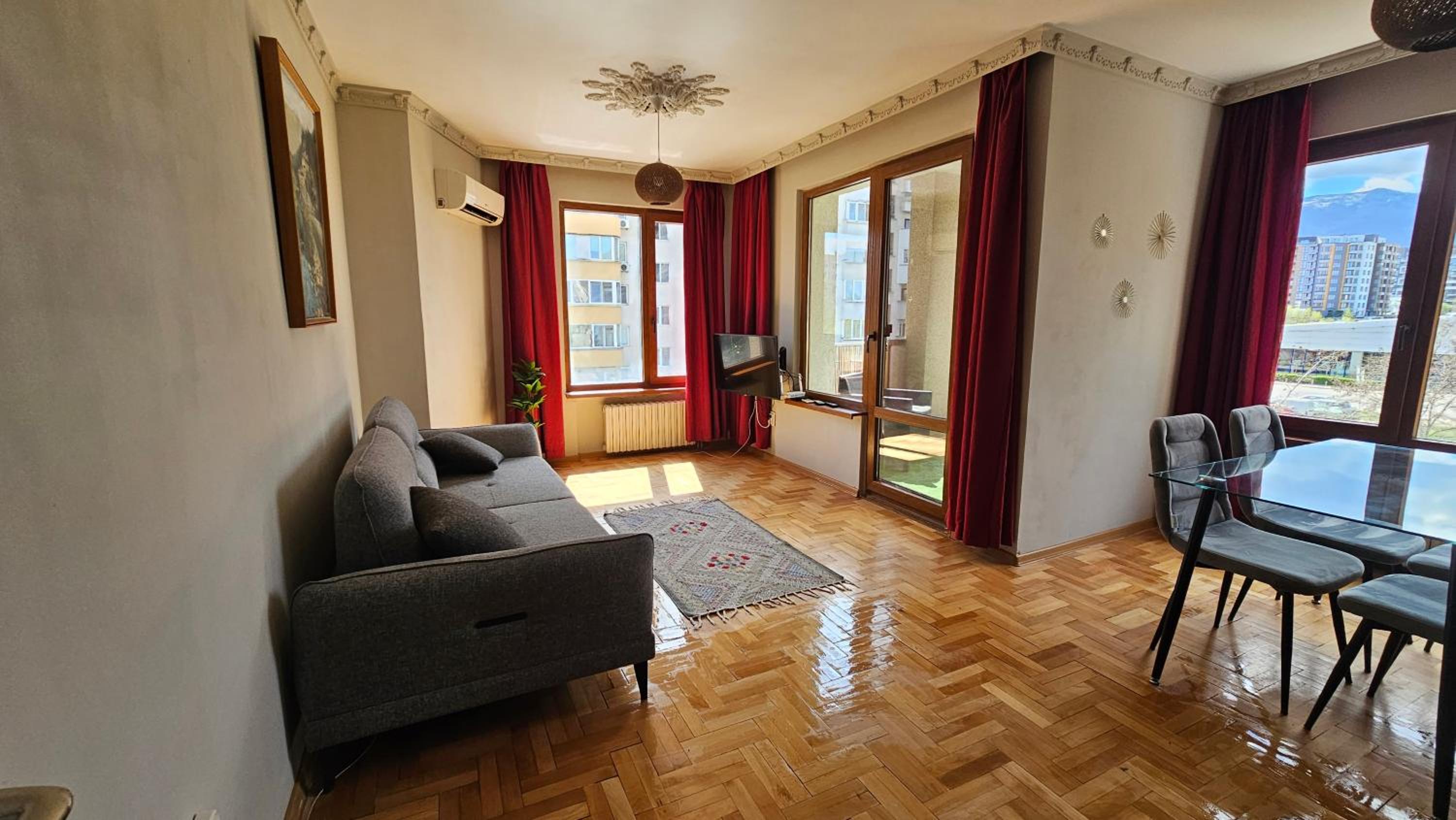 Business Park Retreat: 1BR with Mountain View