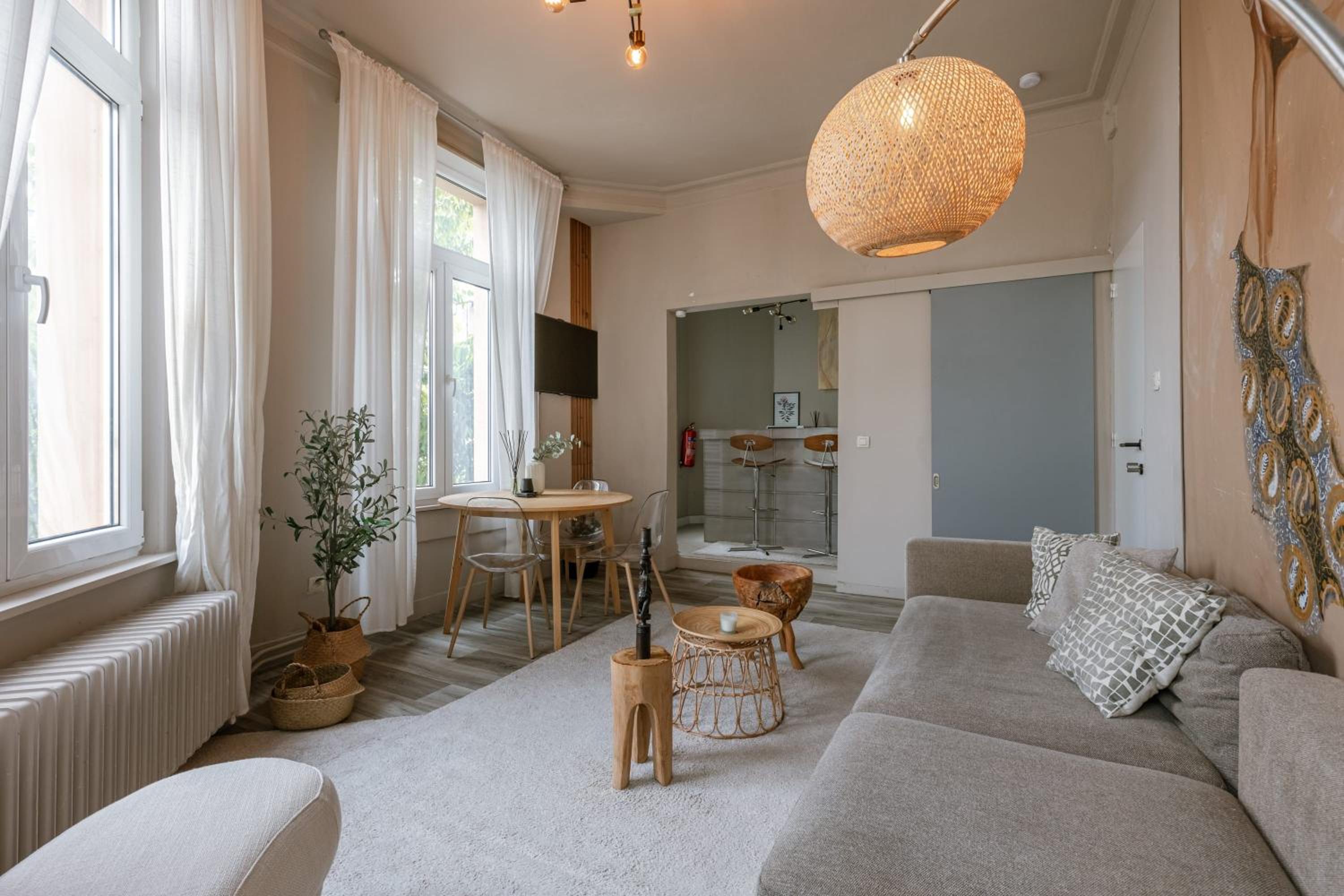 Cozy apartment in Antwerps vibrant shopping district, Pets are welcome