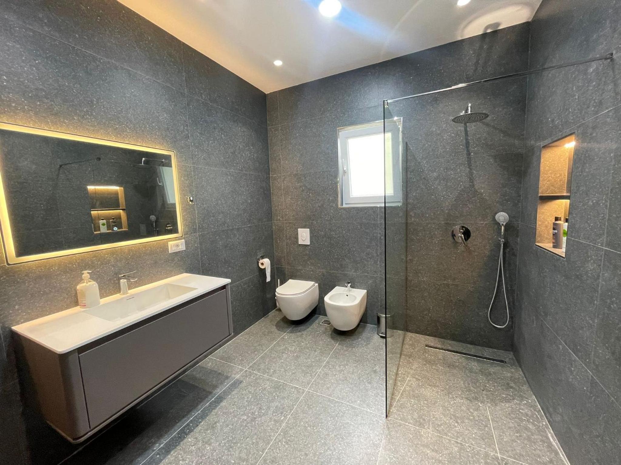 White Star Villa - Studio Apartments with Parking