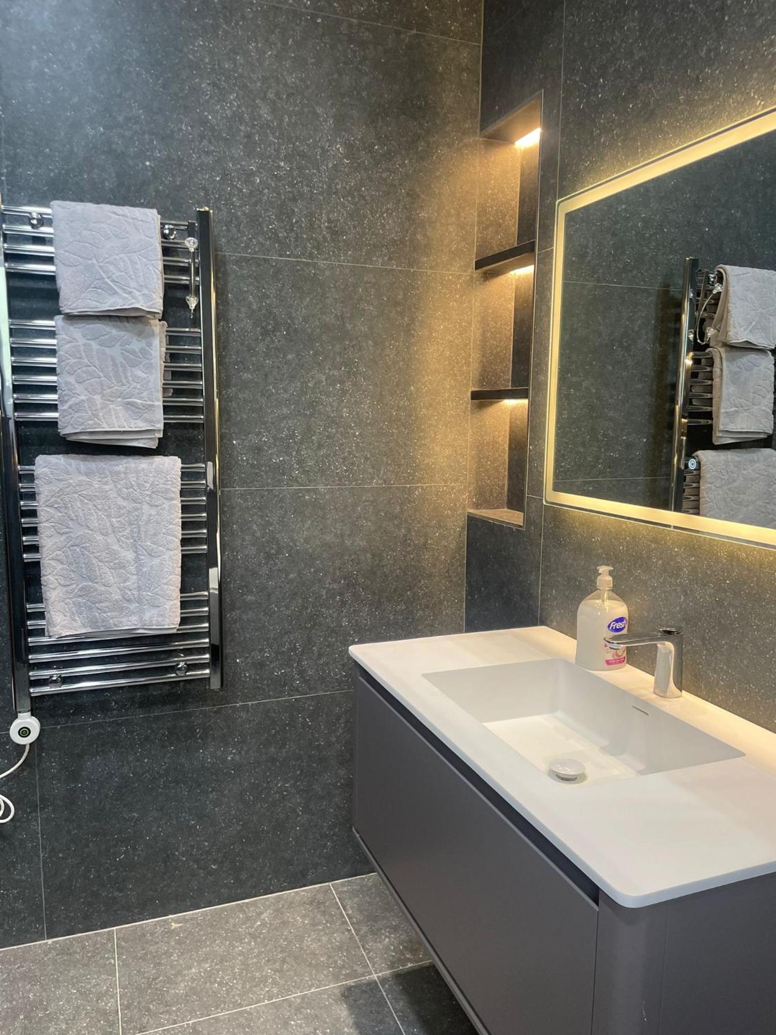 White Star Villa - Studio Apartments with Parking