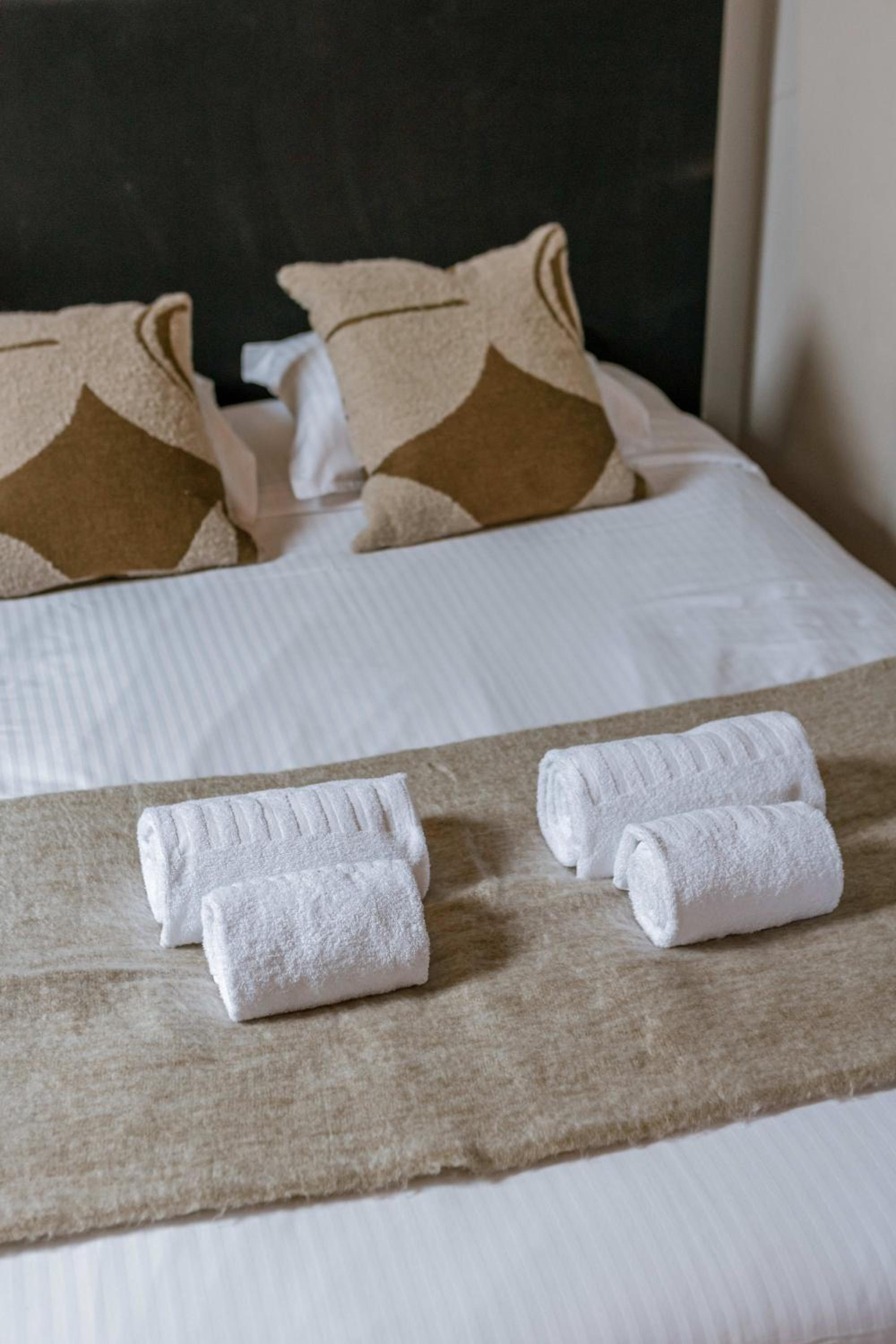 Chic rooftop apartment in Antwerp's shopping hub, pets are welcome