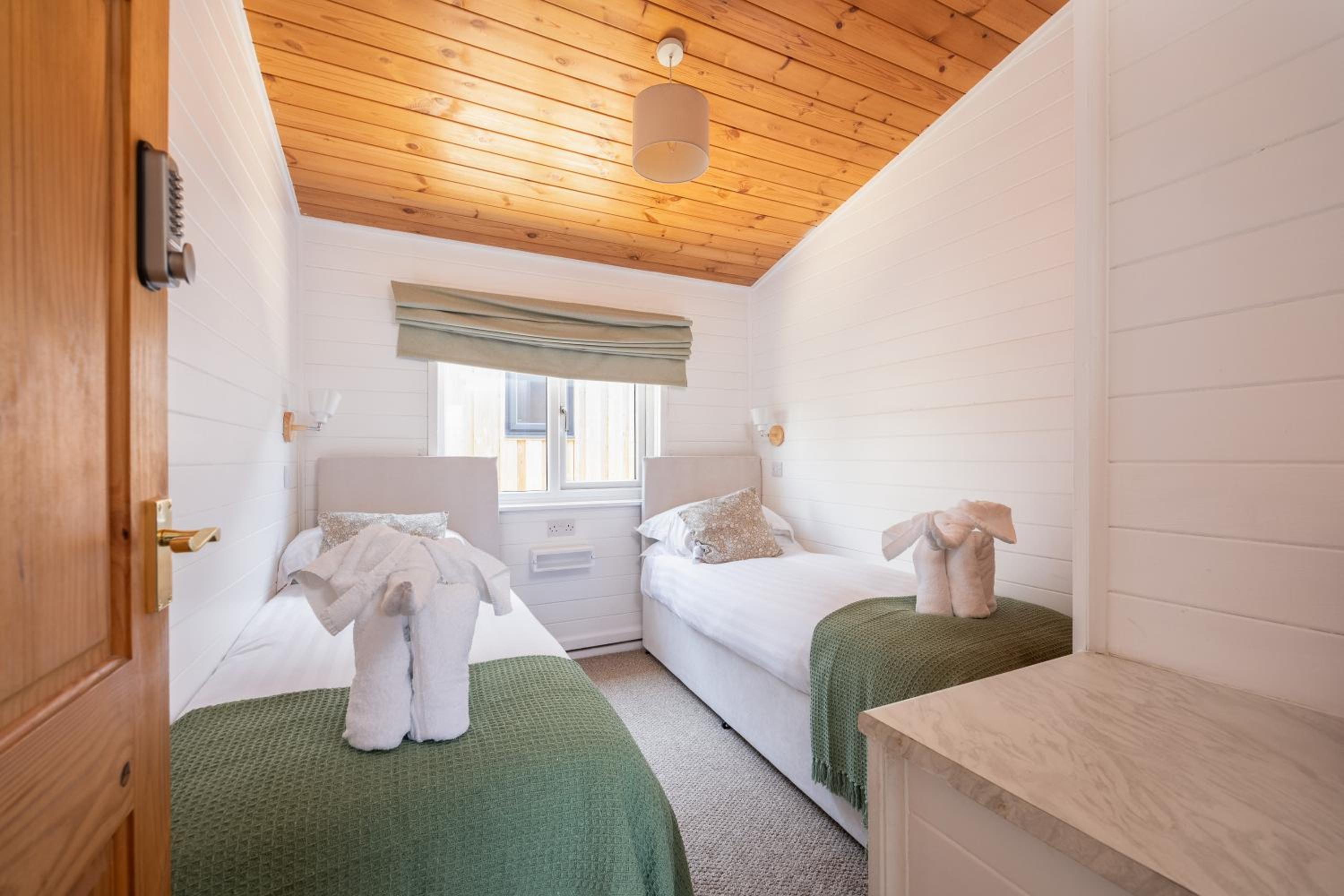 West Chalet At Tapnell Farm view 5