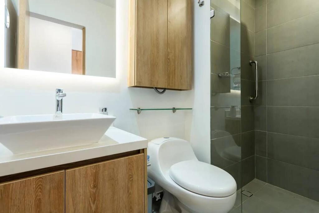 Excellent Location Brand New Apartment in Santa Barbara
