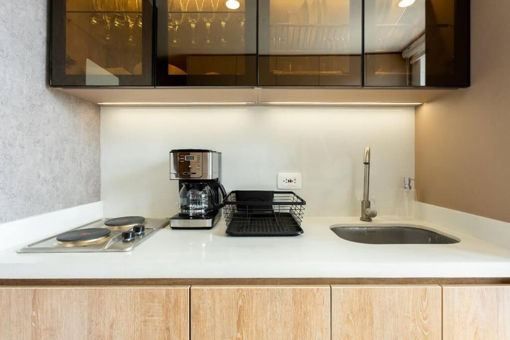 Excellent Location Brand New Apartment in Santa Barbara