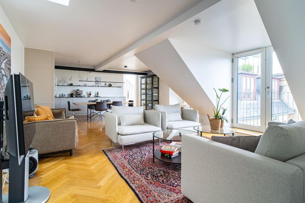 Central Penthouse with Stunning Terrace Views