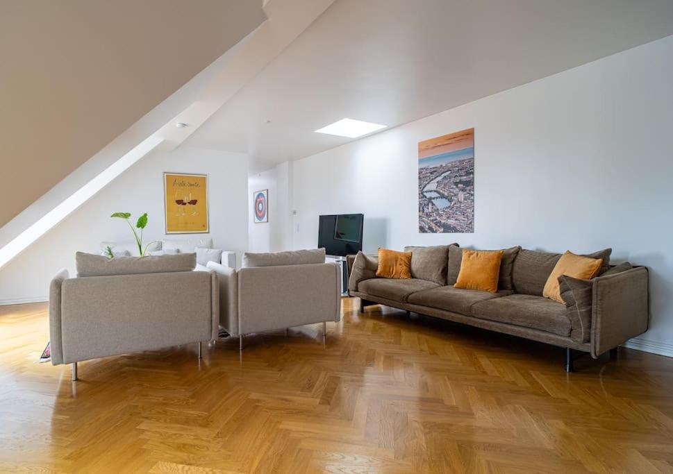 Central Penthouse with Stunning Terrace Views